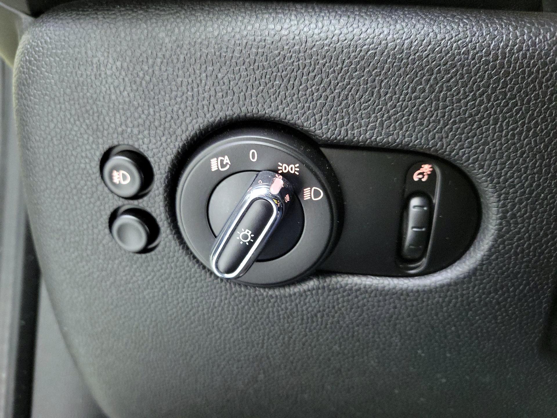 Thumbnail: 2018 MINI Cooper Hardtop - 13