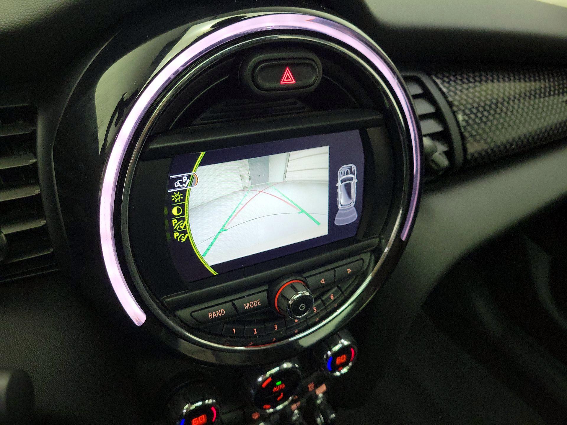 Thumbnail: 2018 MINI Cooper Hardtop - 14