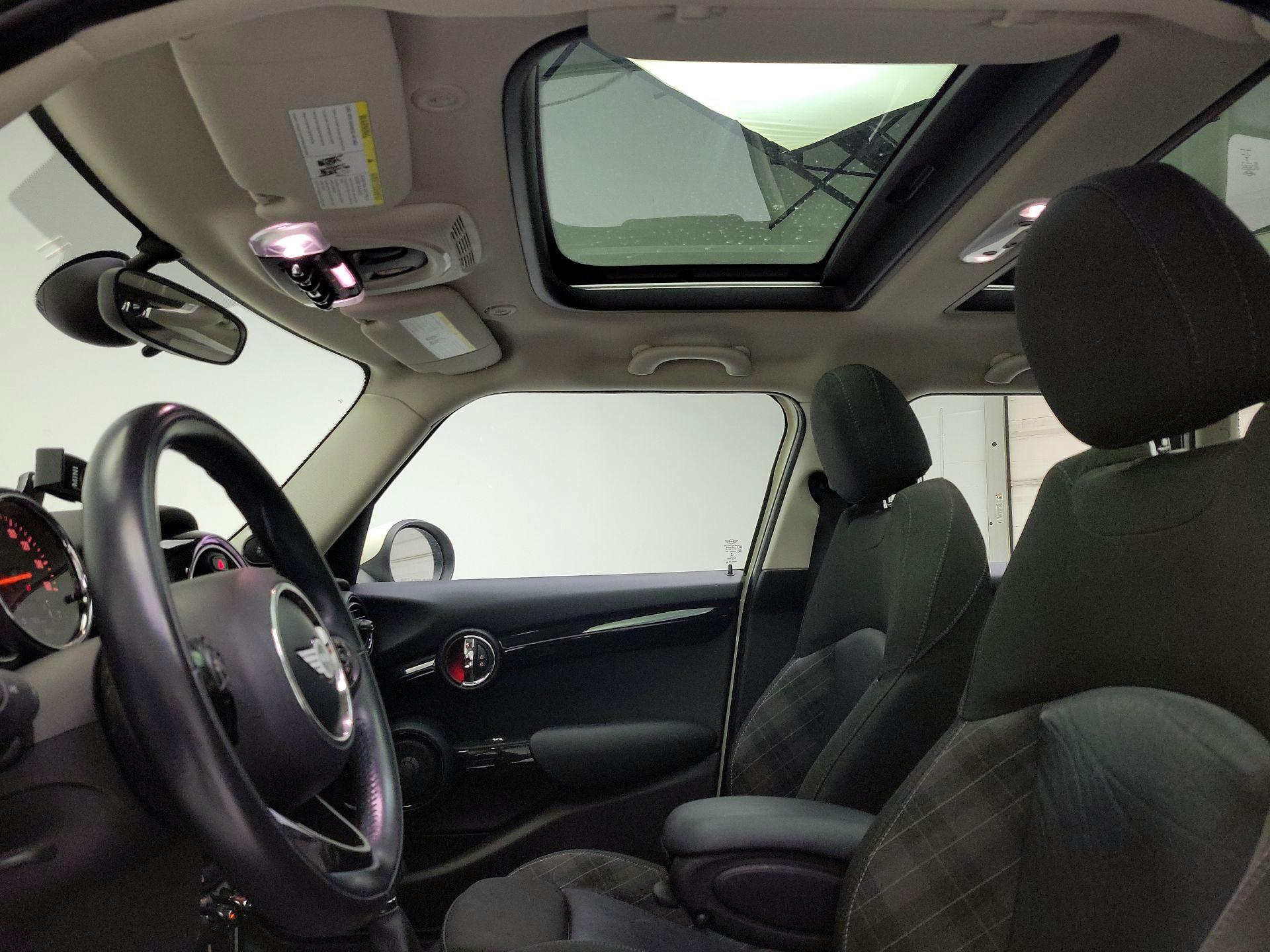 Thumbnail: 2018 MINI Cooper Hardtop - 19