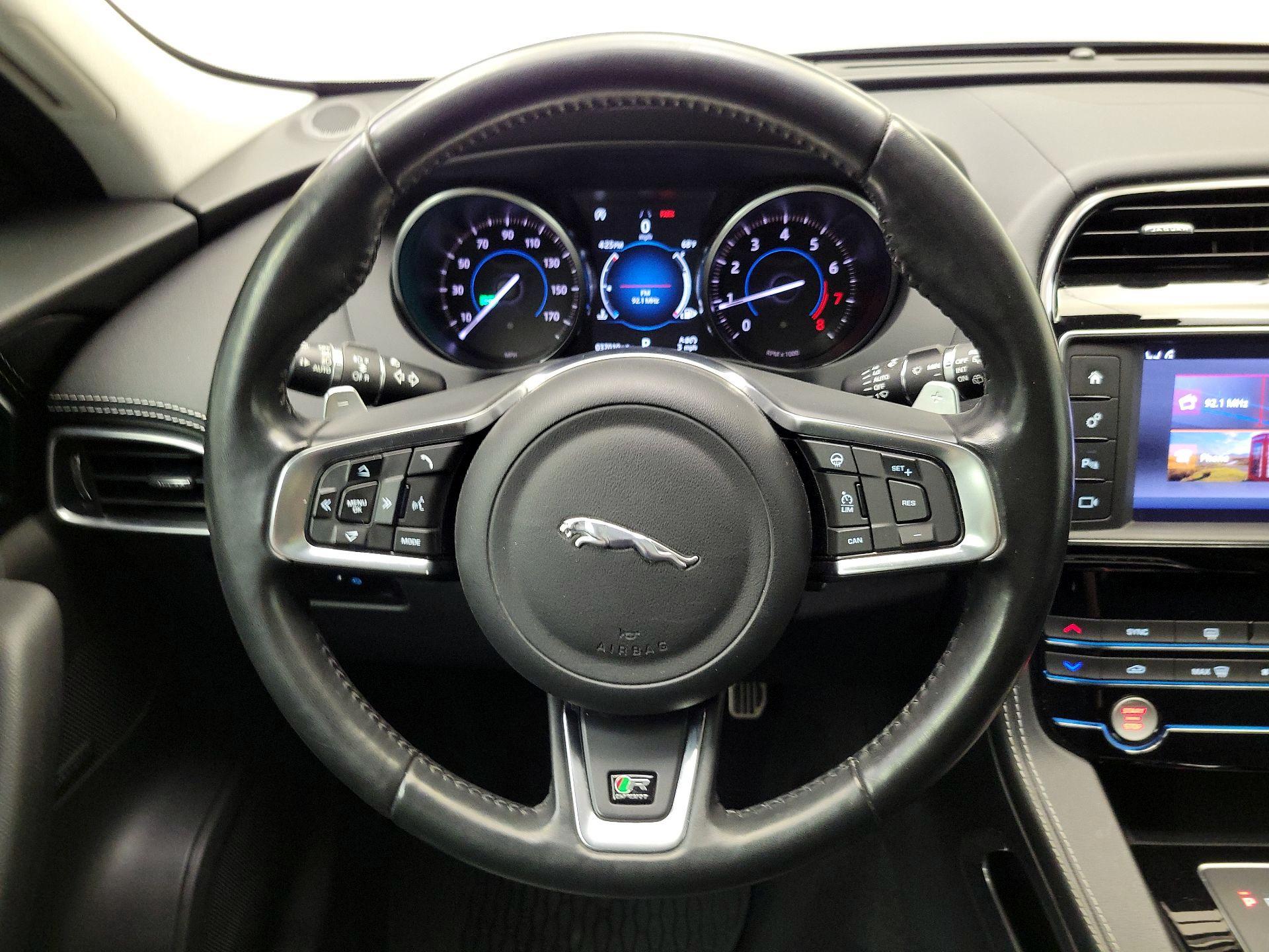 Thumbnail: 2018 Jaguar F-Pace - 10