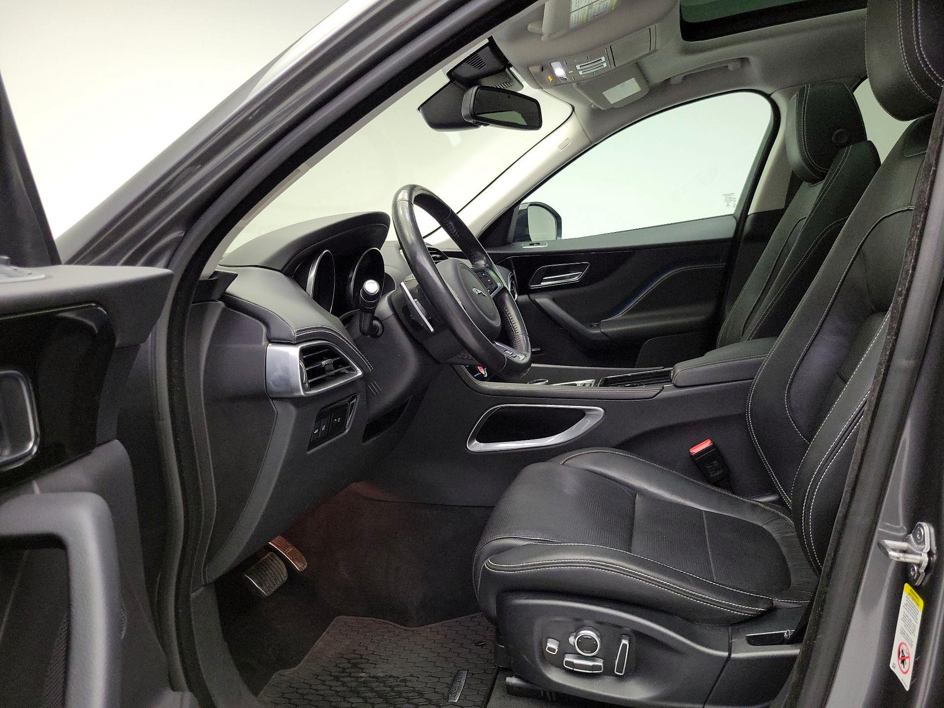 Thumbnail: 2018 Jaguar F-Pace - 11