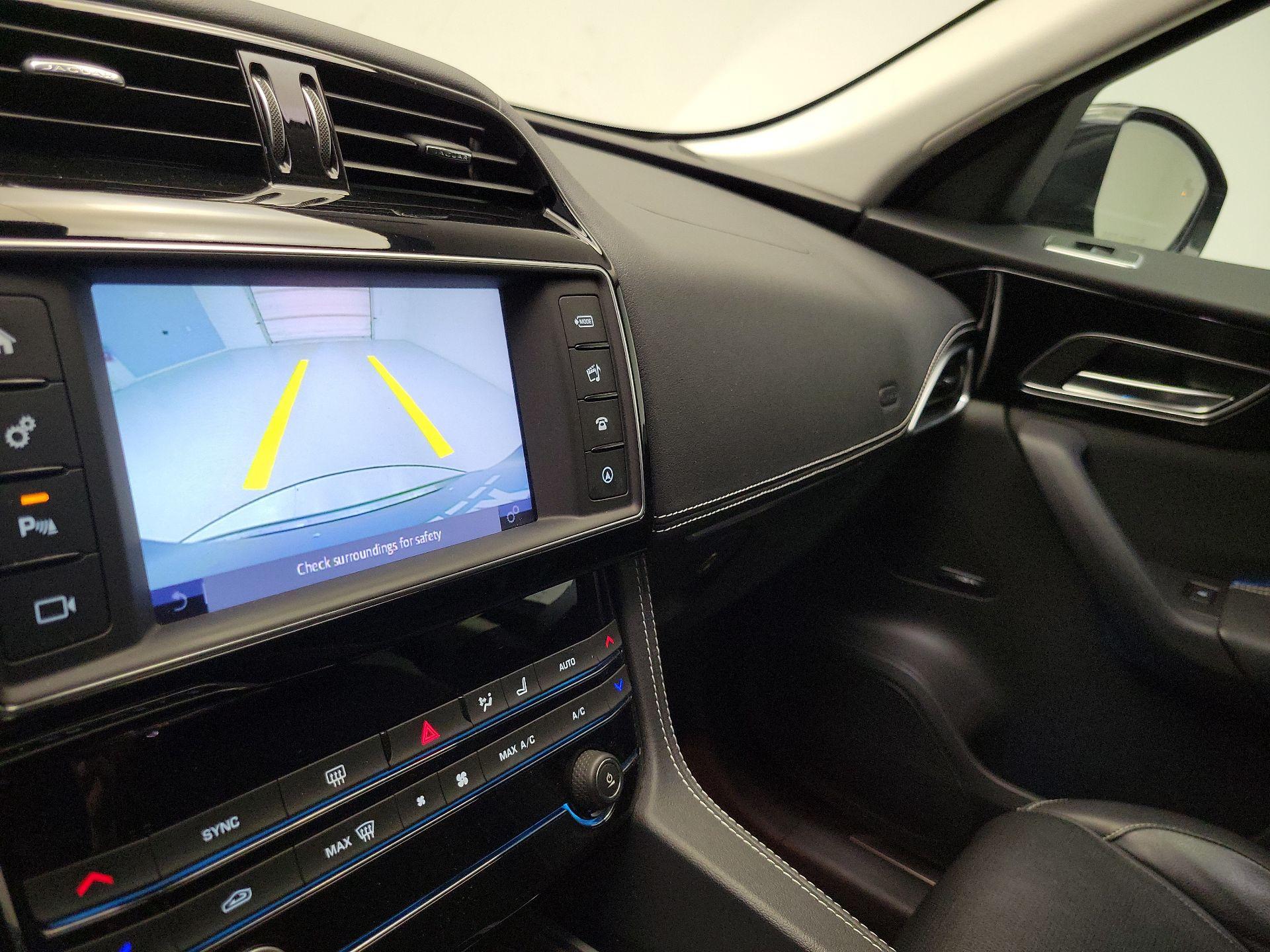 Thumbnail: 2018 Jaguar F-Pace - 15