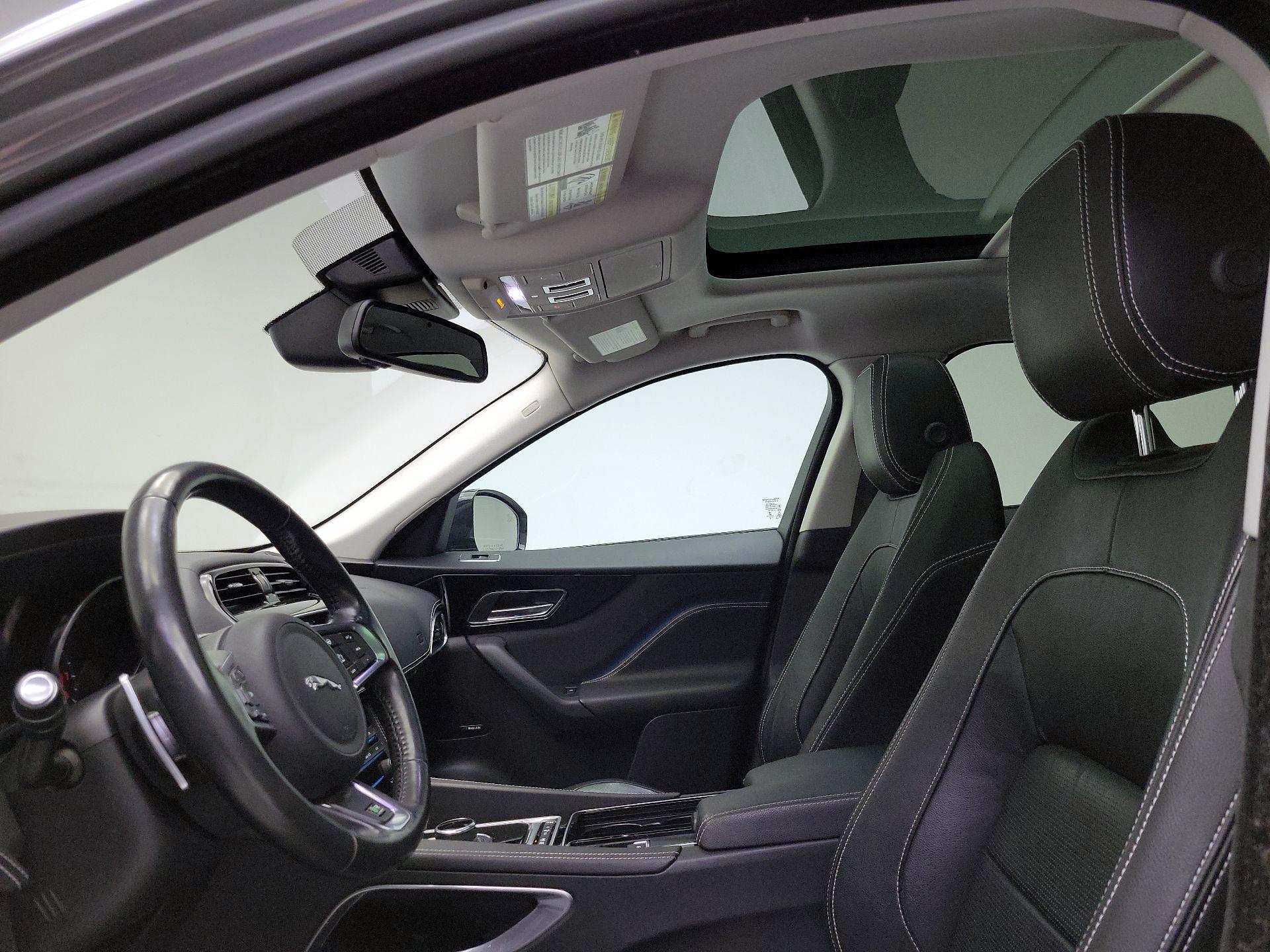 Thumbnail: 2018 Jaguar F-Pace - 20