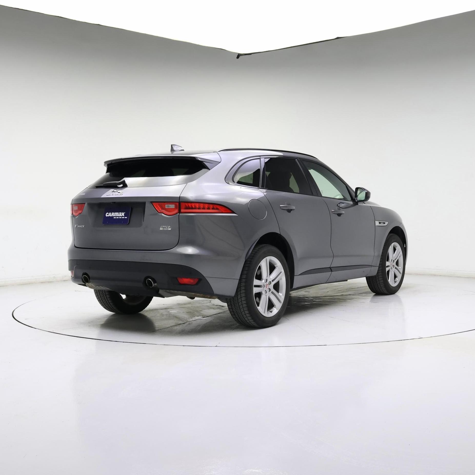 Thumbnail: 2018 Jaguar F-Pace - 8