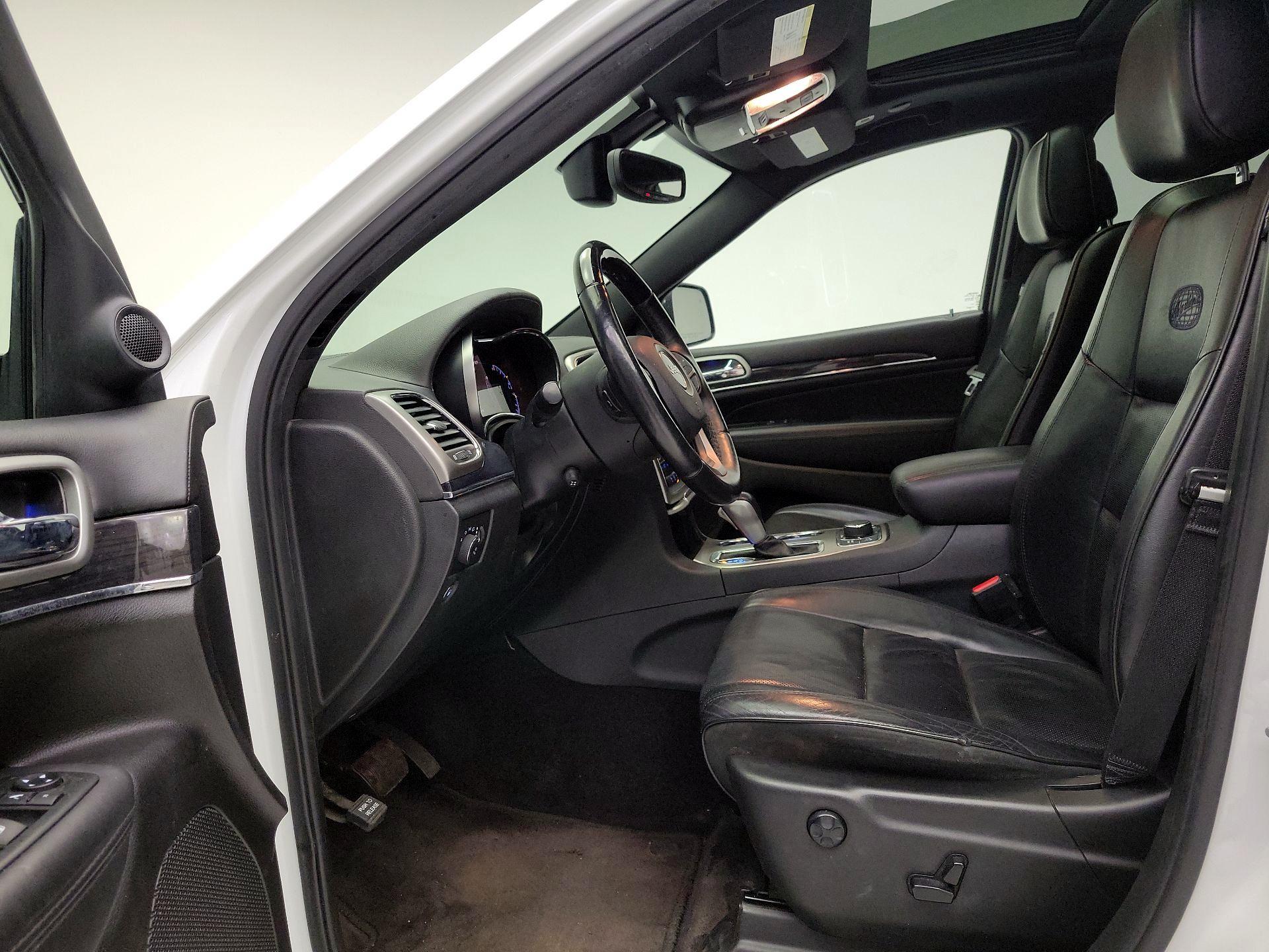 Thumbnail: 2018 Jeep Grand Cherokee - 11