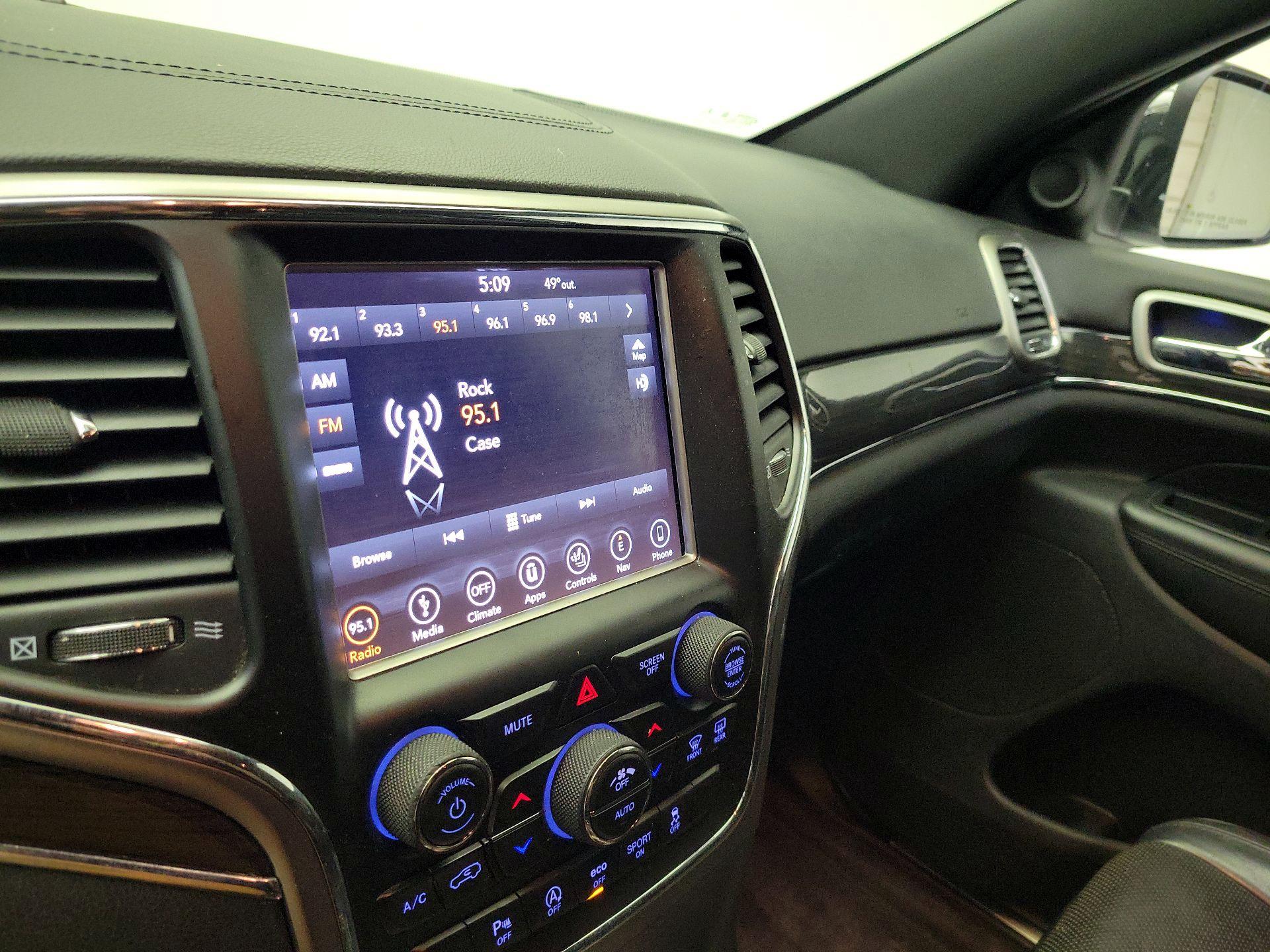 Thumbnail: 2018 Jeep Grand Cherokee - 16