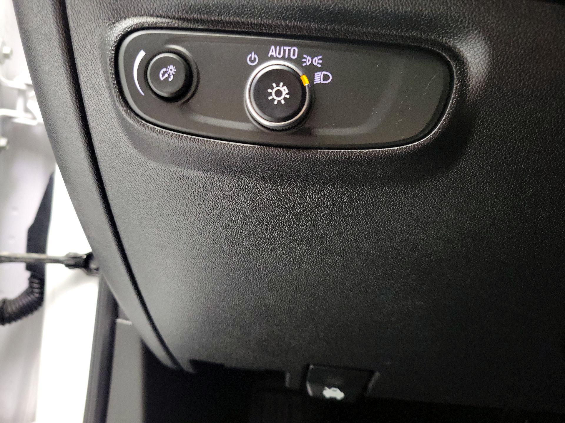 Thumbnail: 2018 Chevrolet Equinox - 13