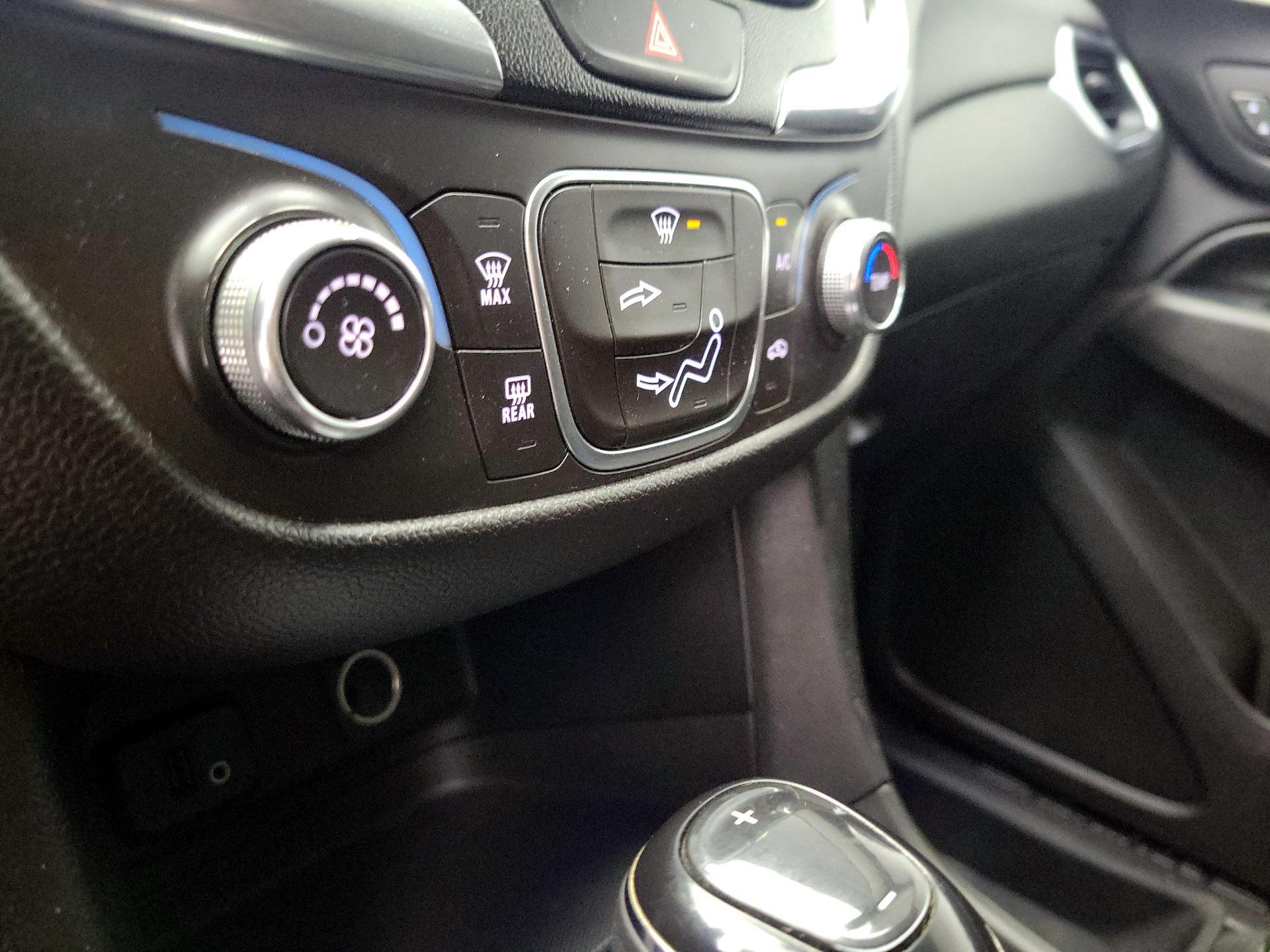 Thumbnail: 2018 Chevrolet Equinox - 16