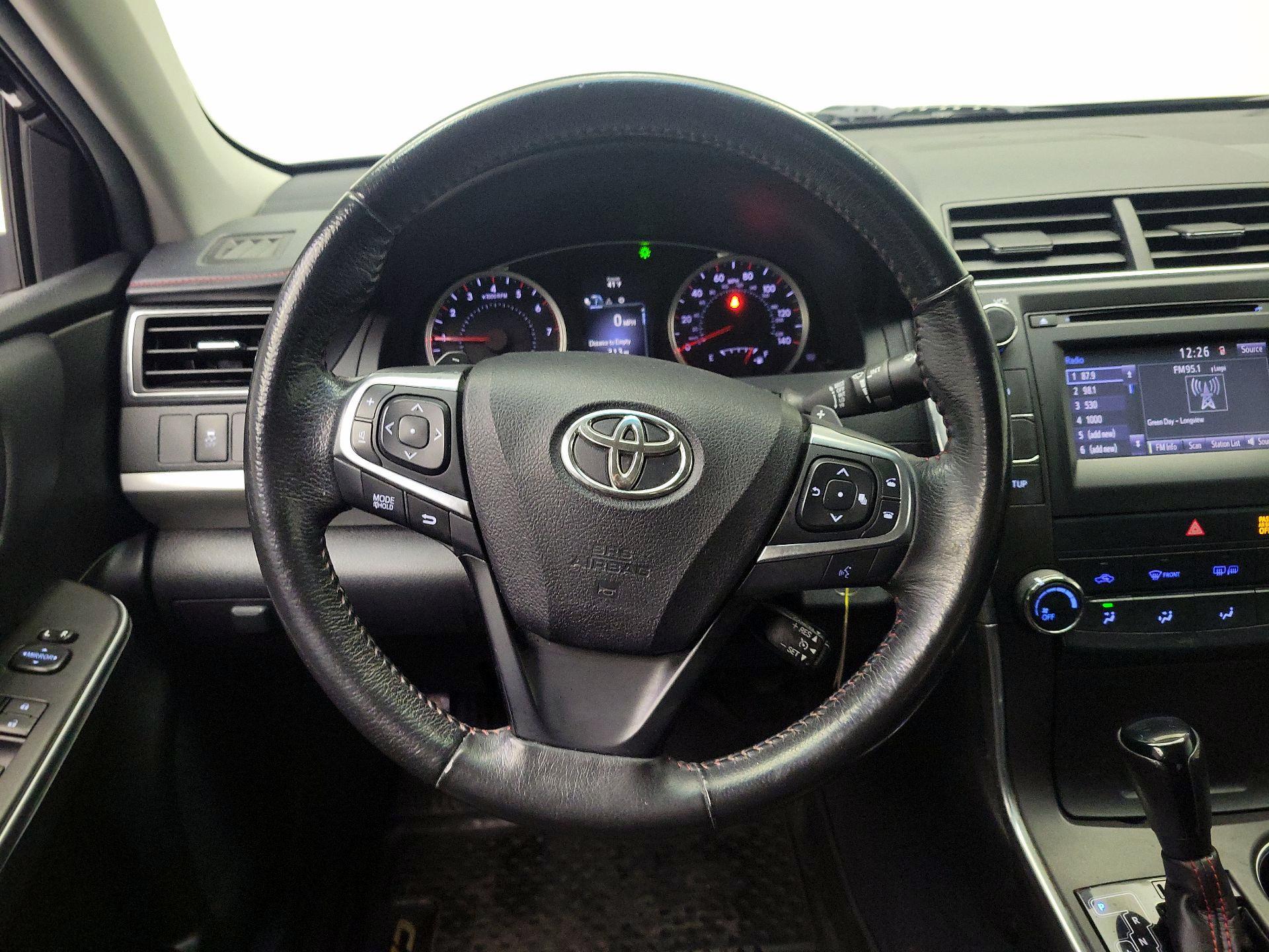 Thumbnail: 2017 Toyota Camry - 10