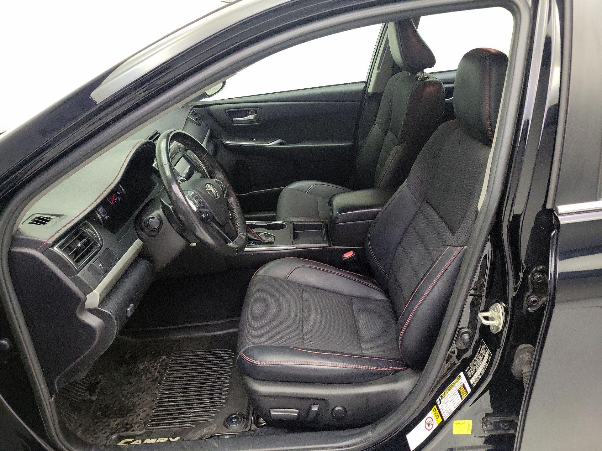 Thumbnail: 2017 Toyota Camry - 11