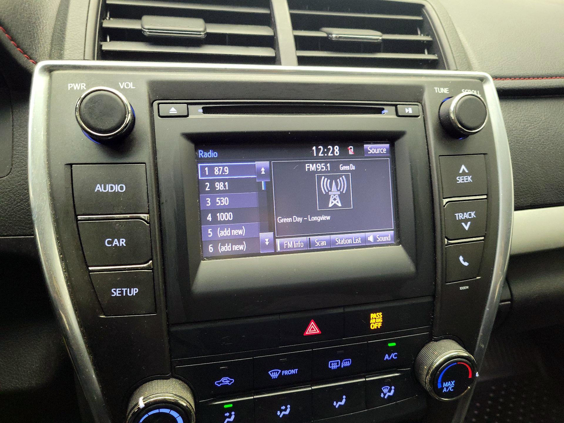 Thumbnail: 2017 Toyota Camry - 15