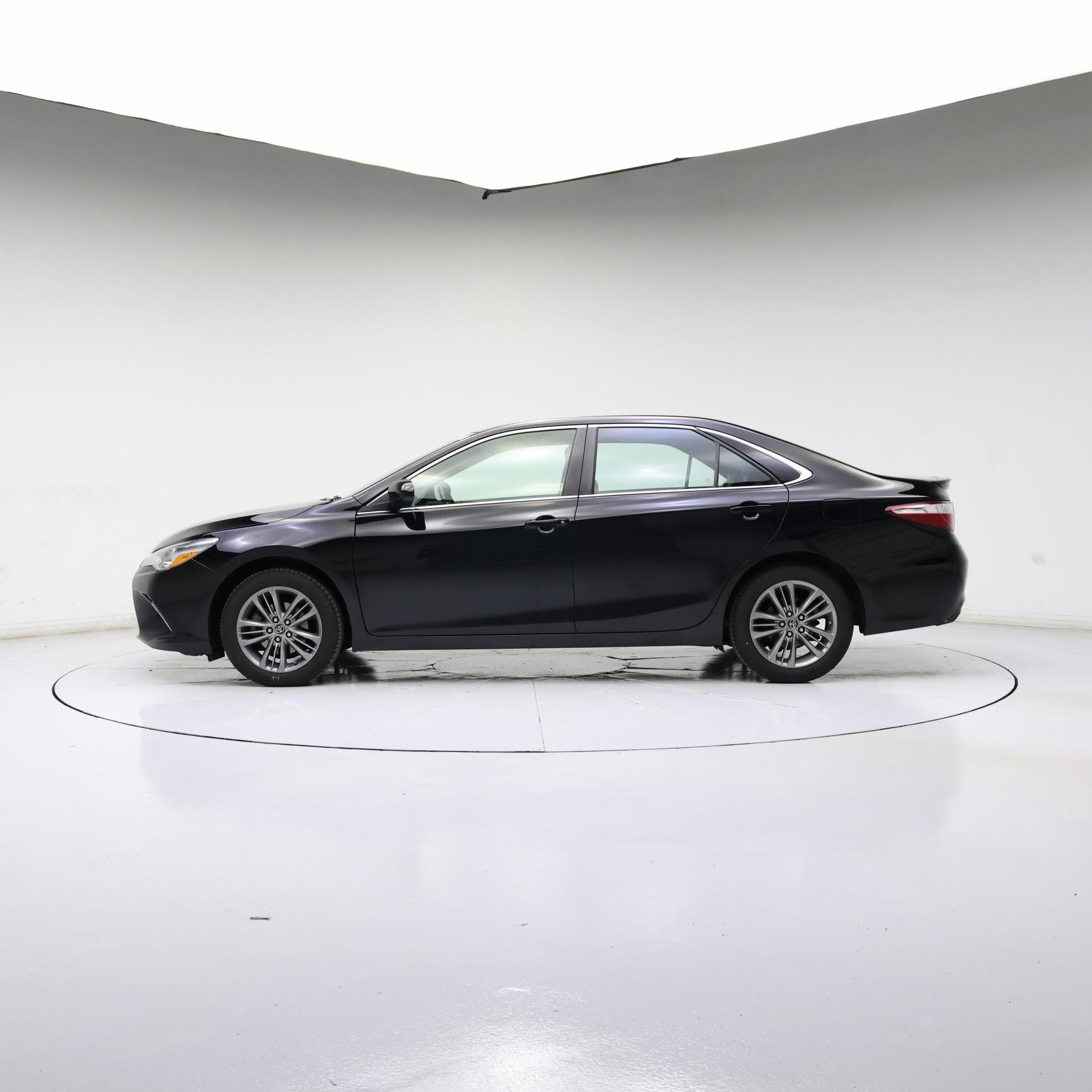 Thumbnail: 2017 Toyota Camry - 3