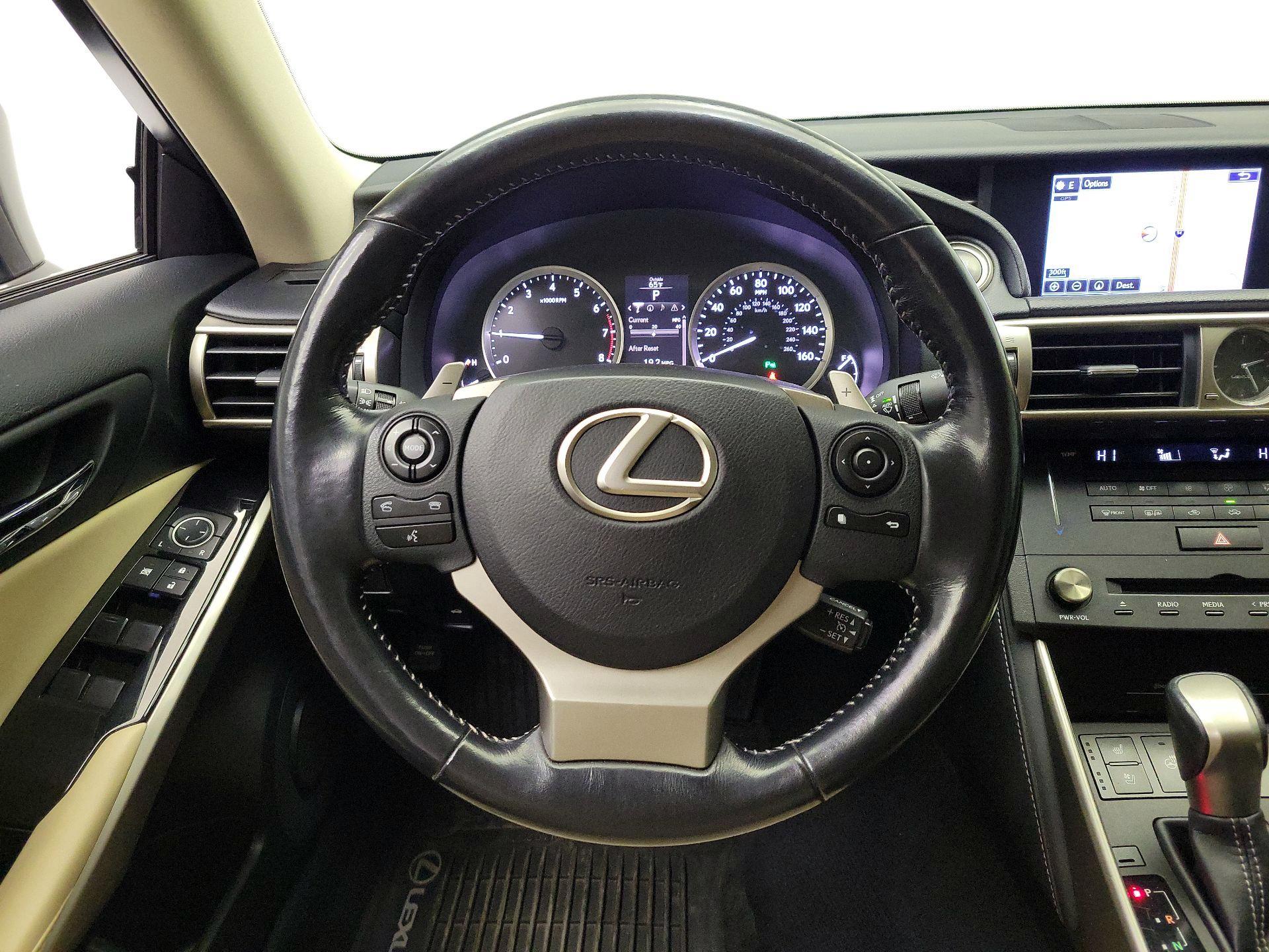 Thumbnail: 2016 Lexus IS - 10