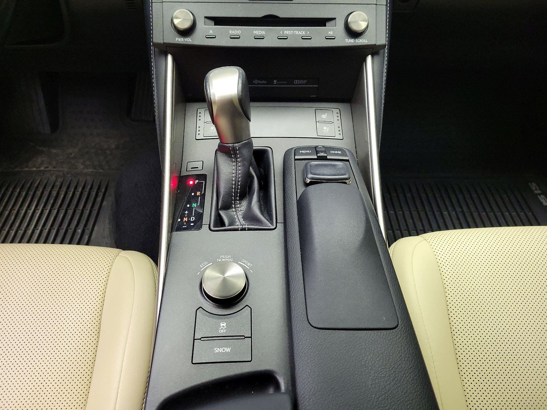 Thumbnail: 2016 Lexus IS - 17