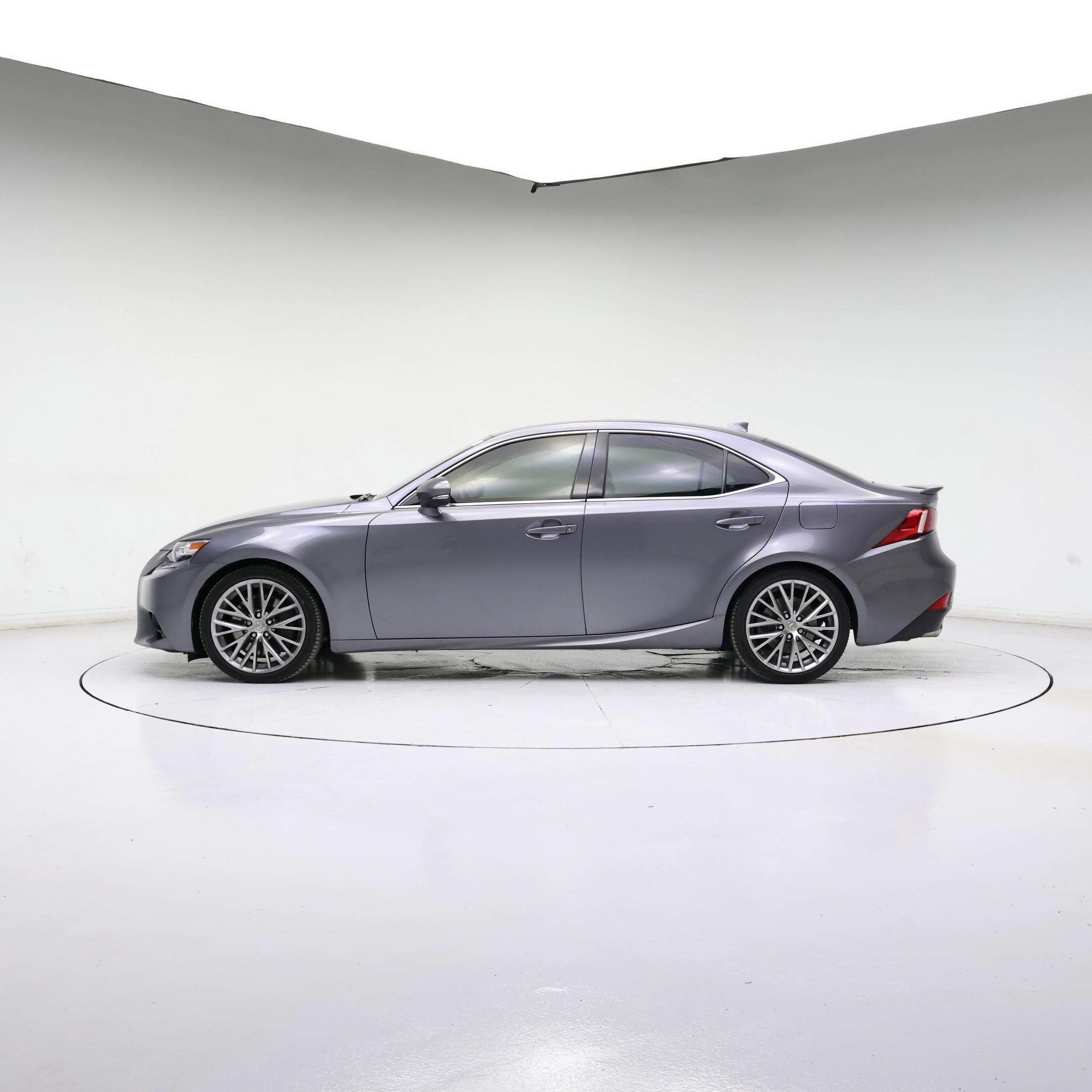 Thumbnail: 2016 Lexus IS - 3