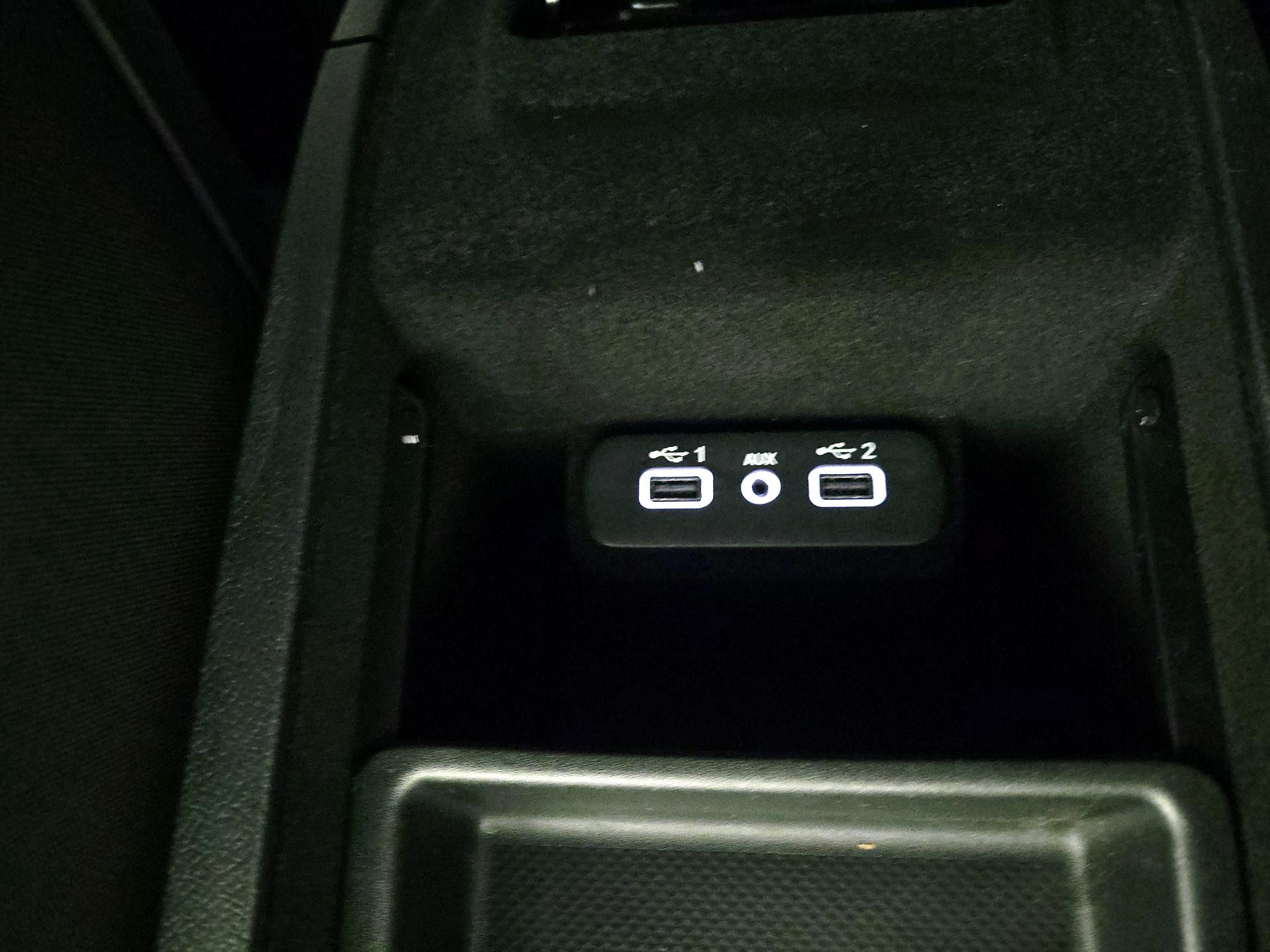Thumbnail: 2020 Dodge Charger - 17