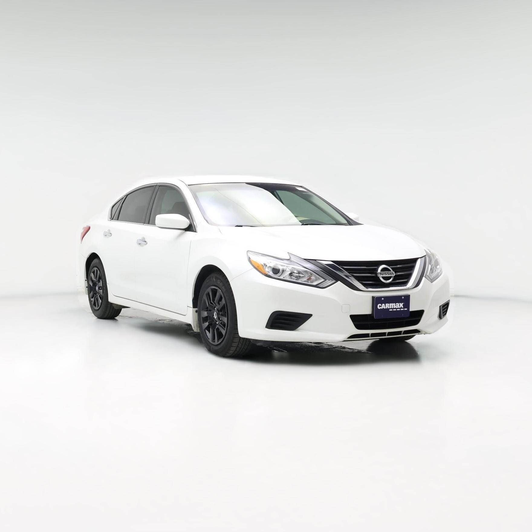 Thumbnail: 2016 Nissan Altima - 1