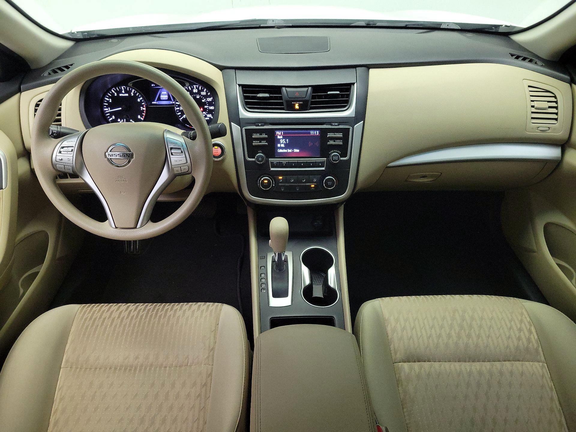 Thumbnail: 2016 Nissan Altima - 9