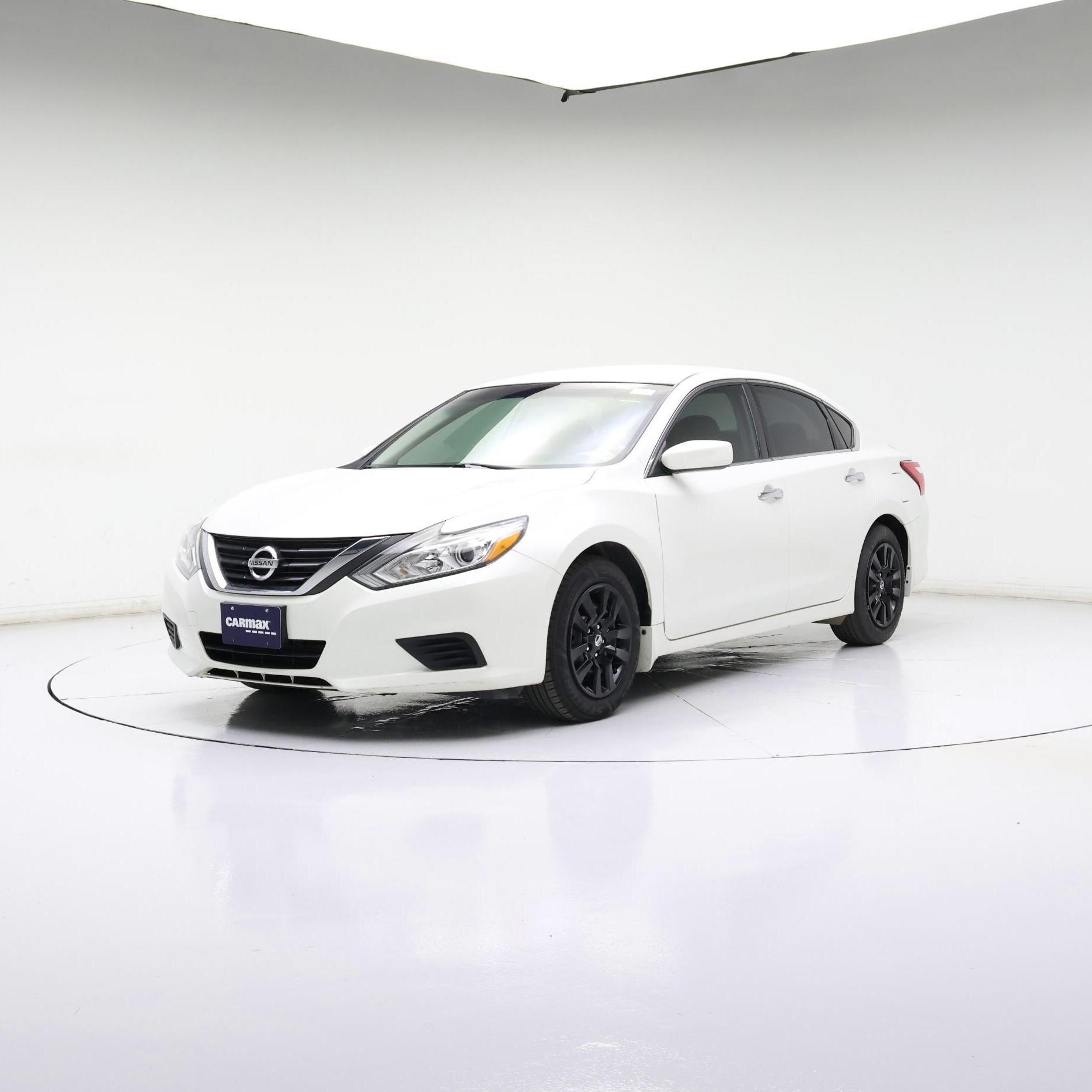 Thumbnail: 2016 Nissan Altima - 4