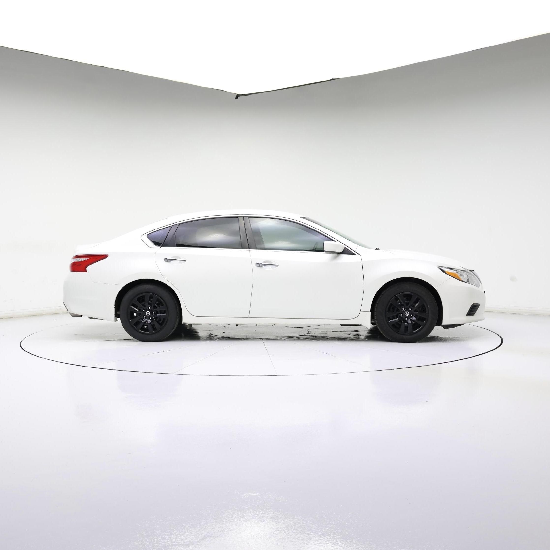 Thumbnail: 2016 Nissan Altima - 7