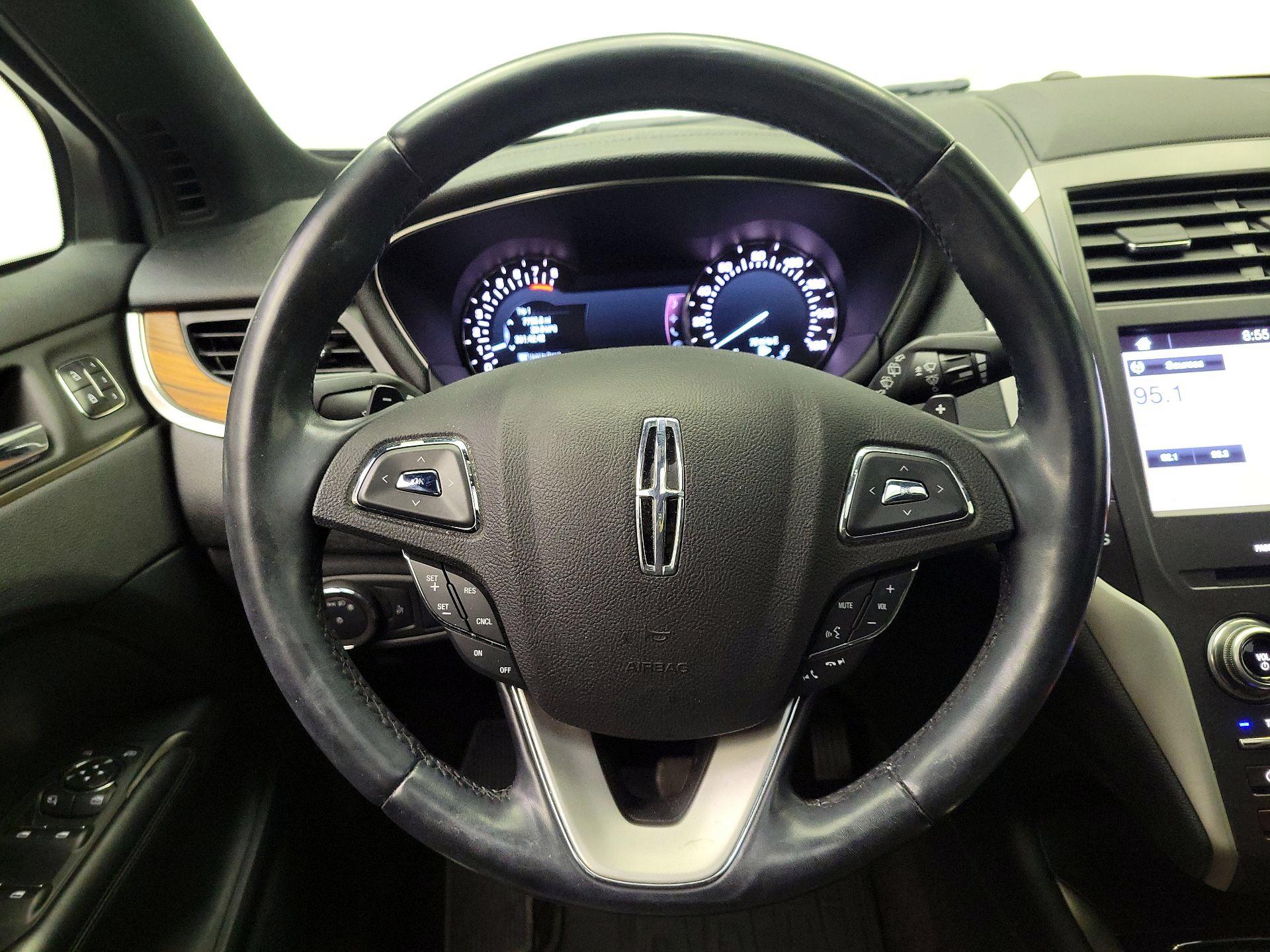 Thumbnail: 2017 Lincoln MKC - 10