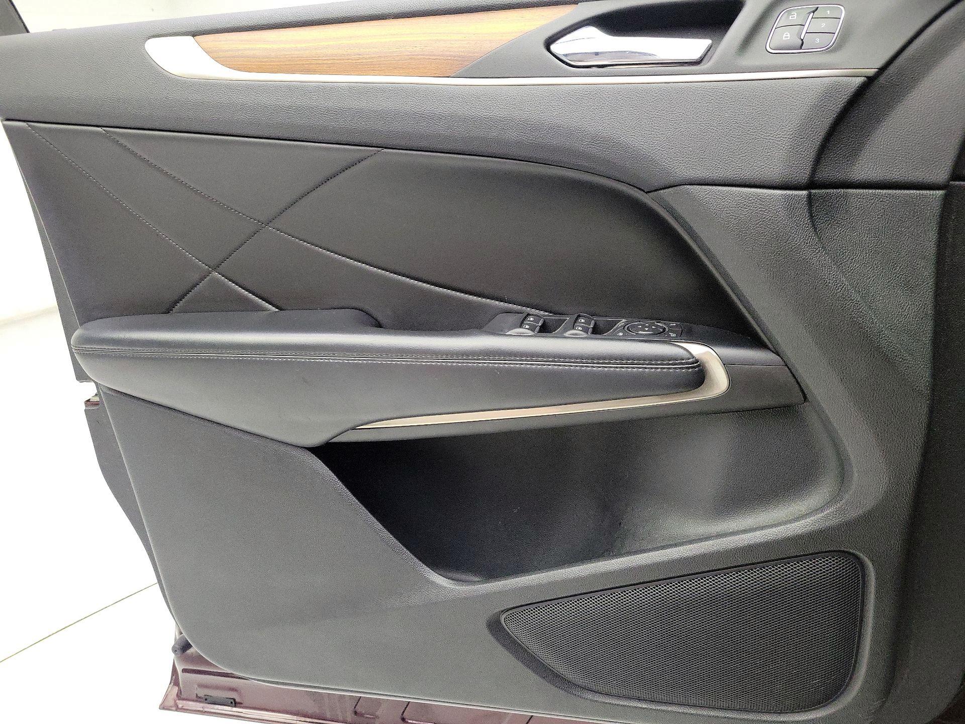 Thumbnail: 2017 Lincoln MKC - 12