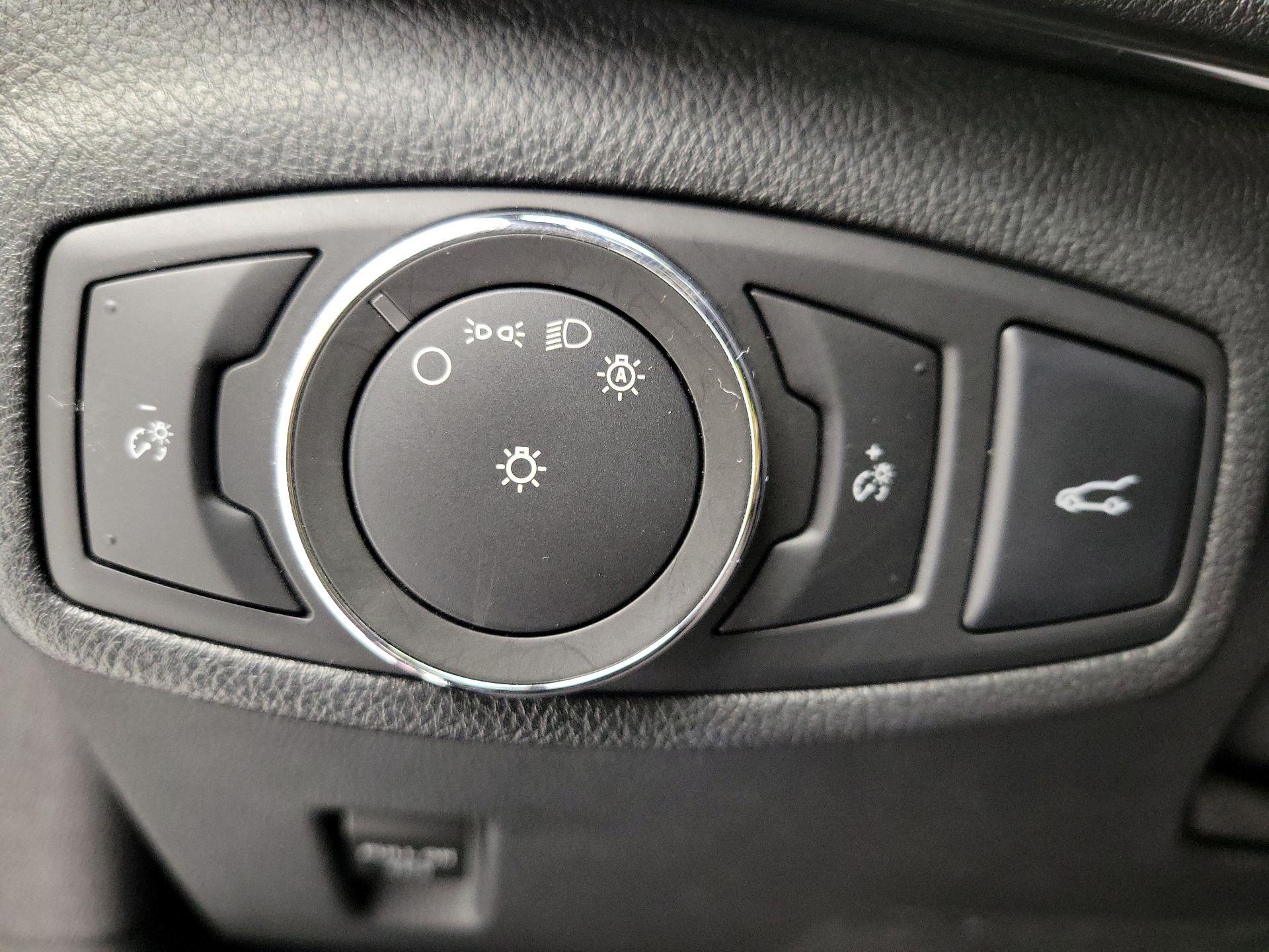 Thumbnail: 2017 Lincoln MKC - 13