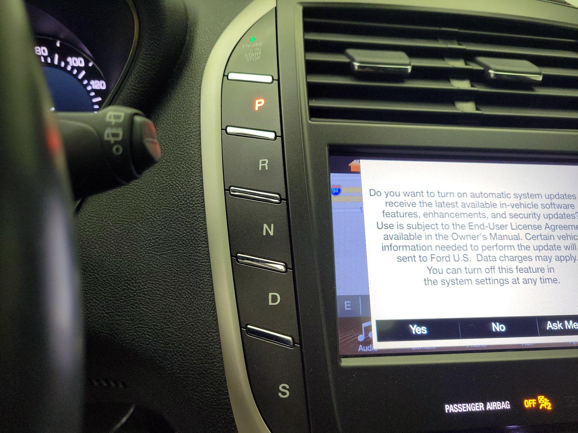 Thumbnail: 2017 Lincoln MKC - 18