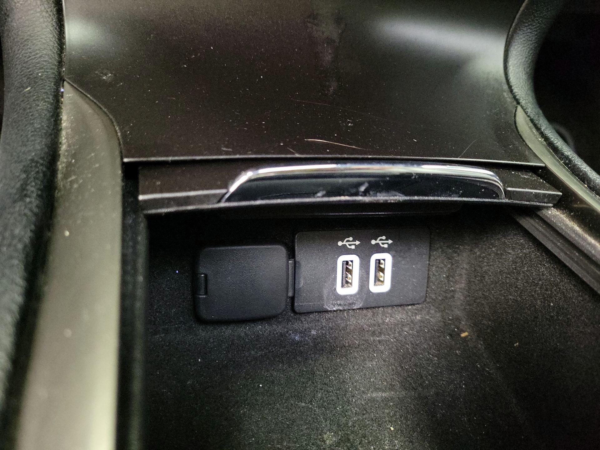 Thumbnail: 2017 Lincoln MKC - 19