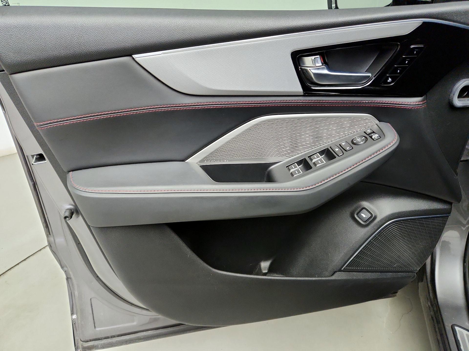 Thumbnail: 2023 Acura MDX - 12