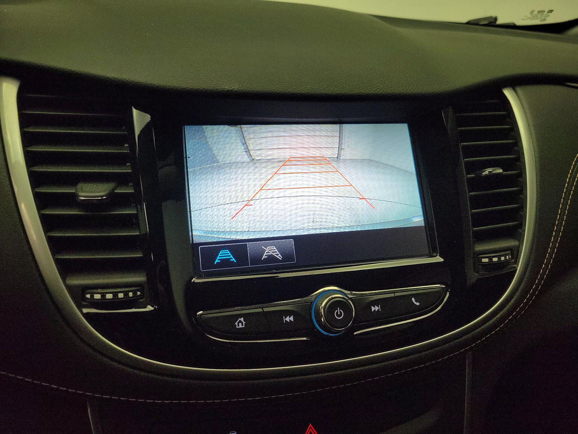 Thumbnail: 2017 Chevrolet Trax - 14