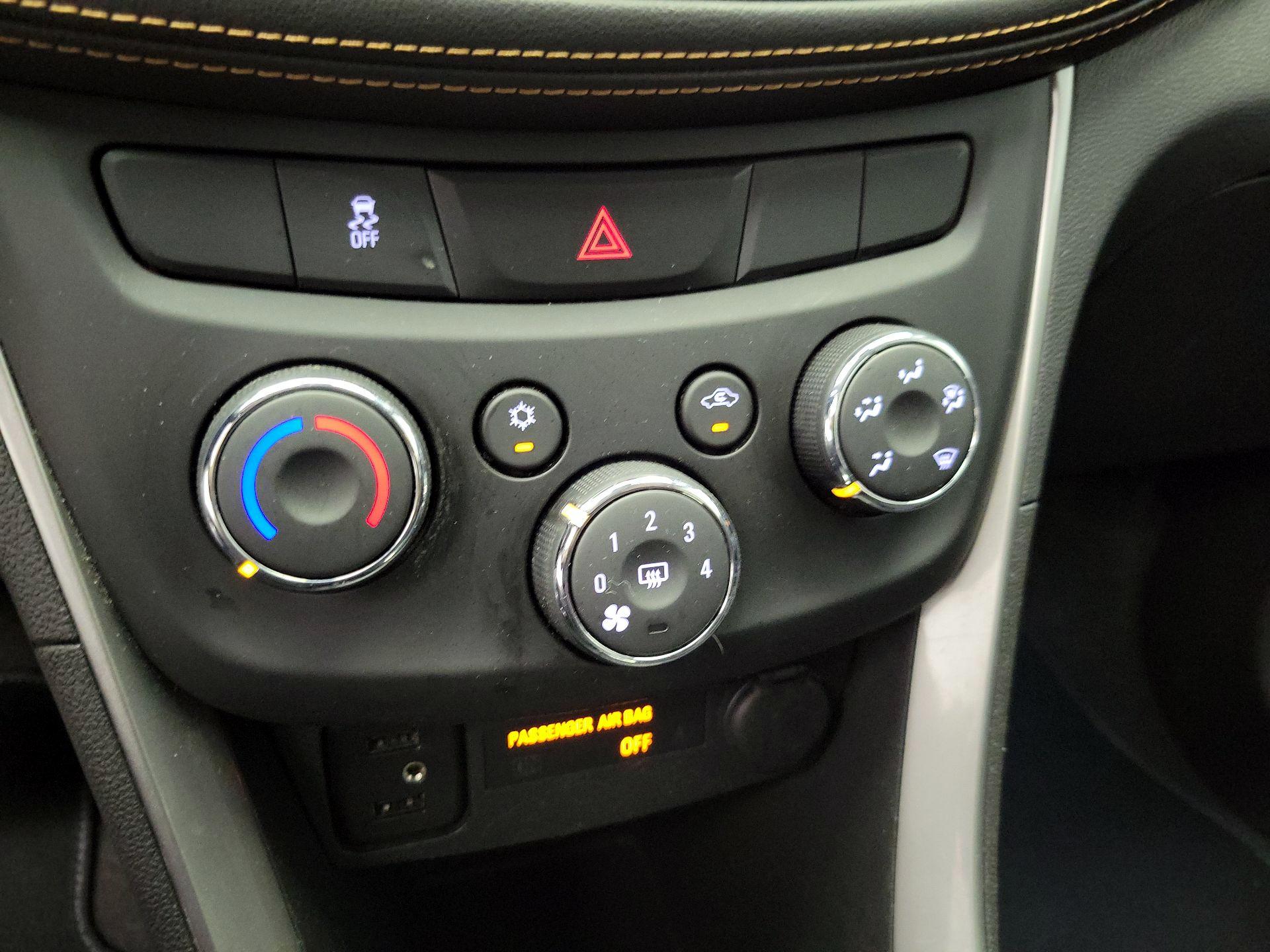 Thumbnail: 2017 Chevrolet Trax - 16