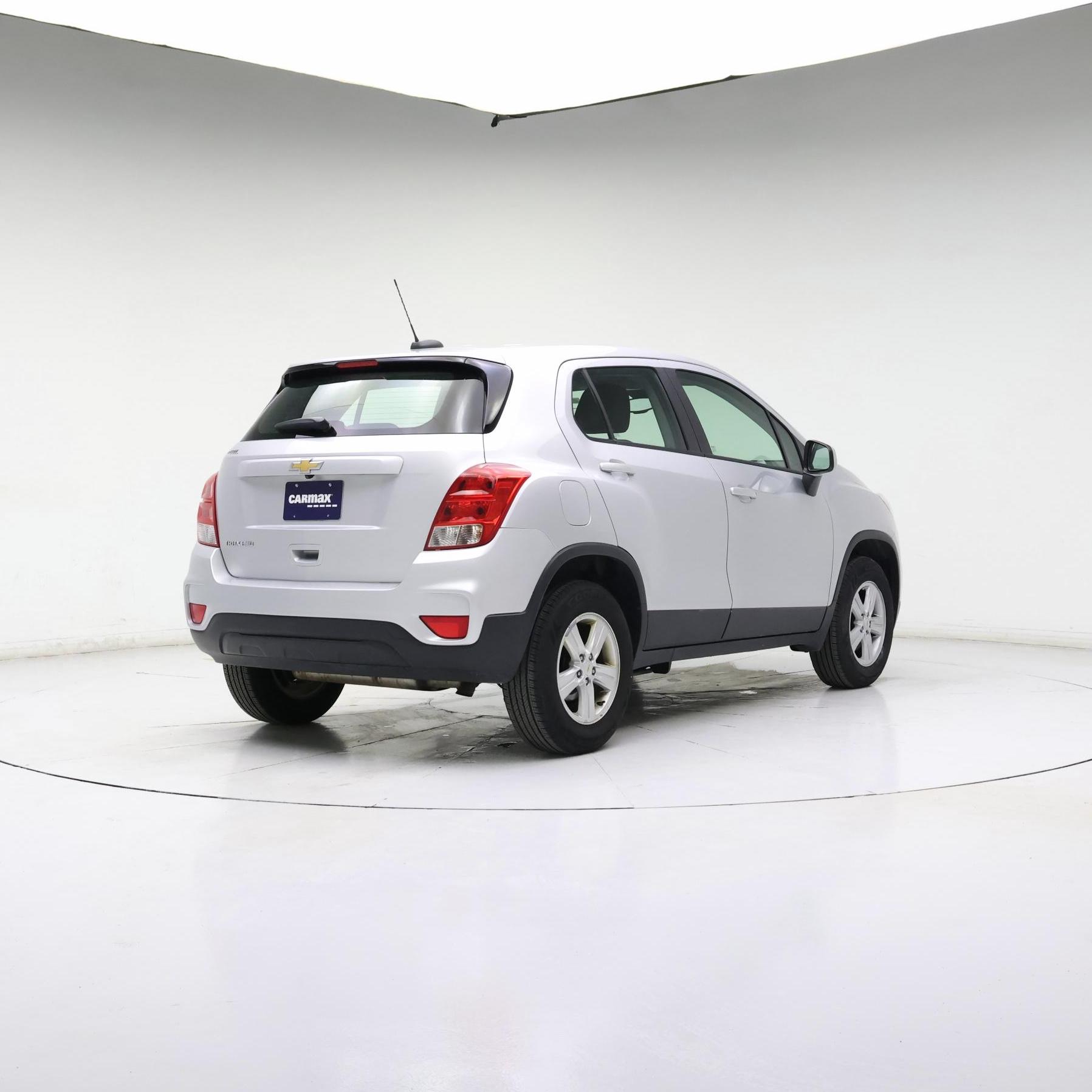 Thumbnail: 2017 Chevrolet Trax - 8