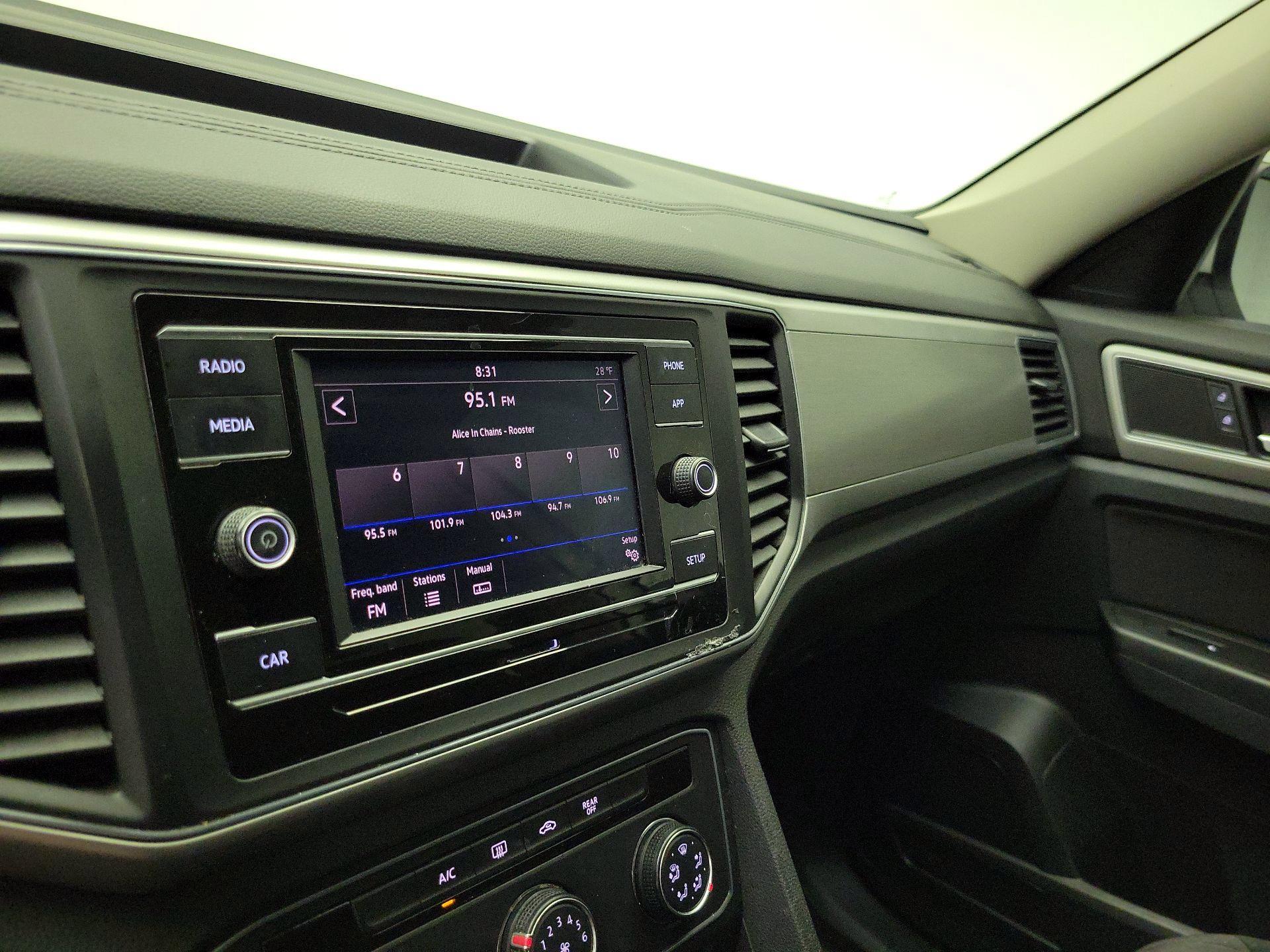 Thumbnail: 2018 Volkswagen Atlas - 15