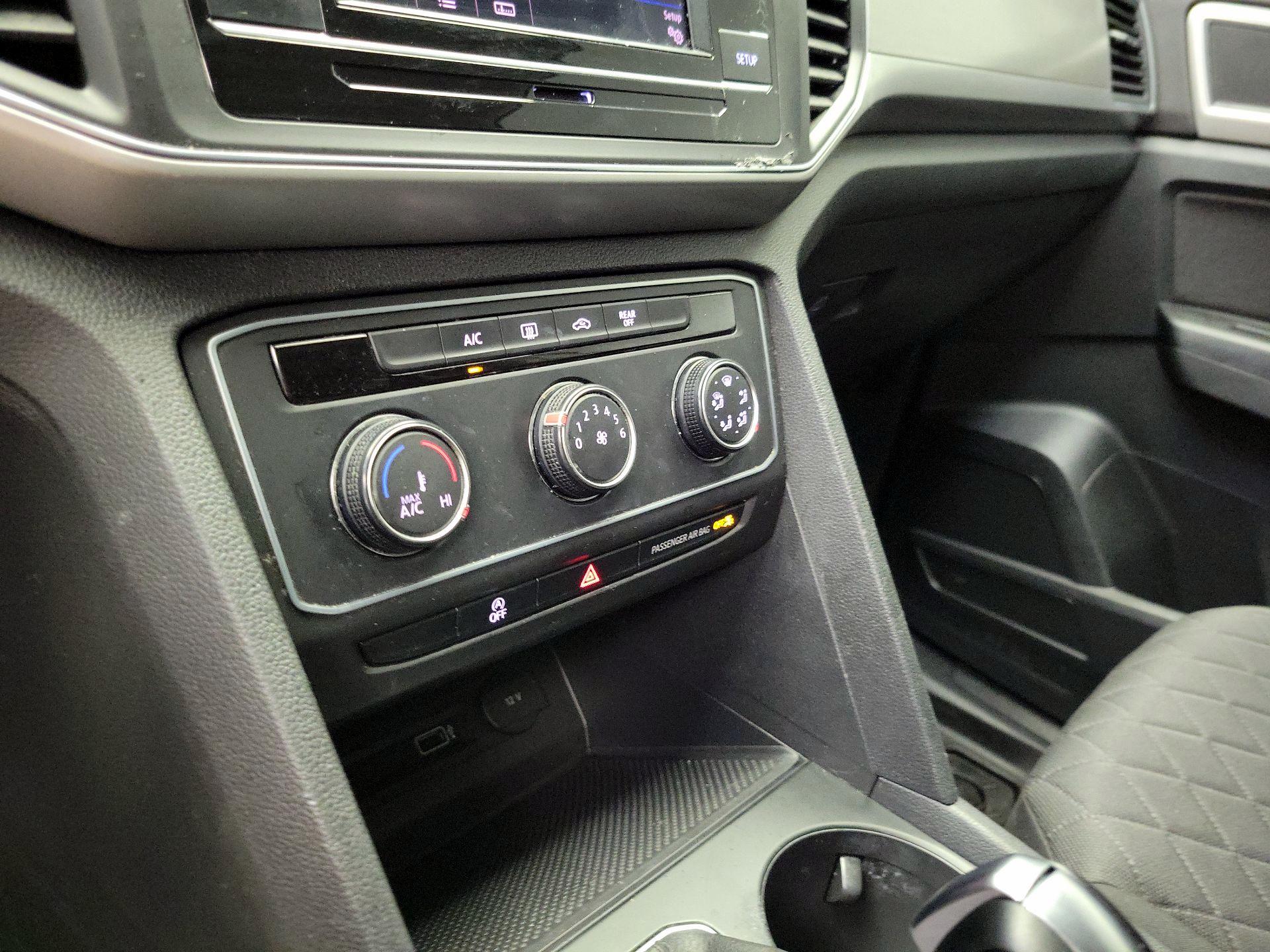 Thumbnail: 2018 Volkswagen Atlas - 16