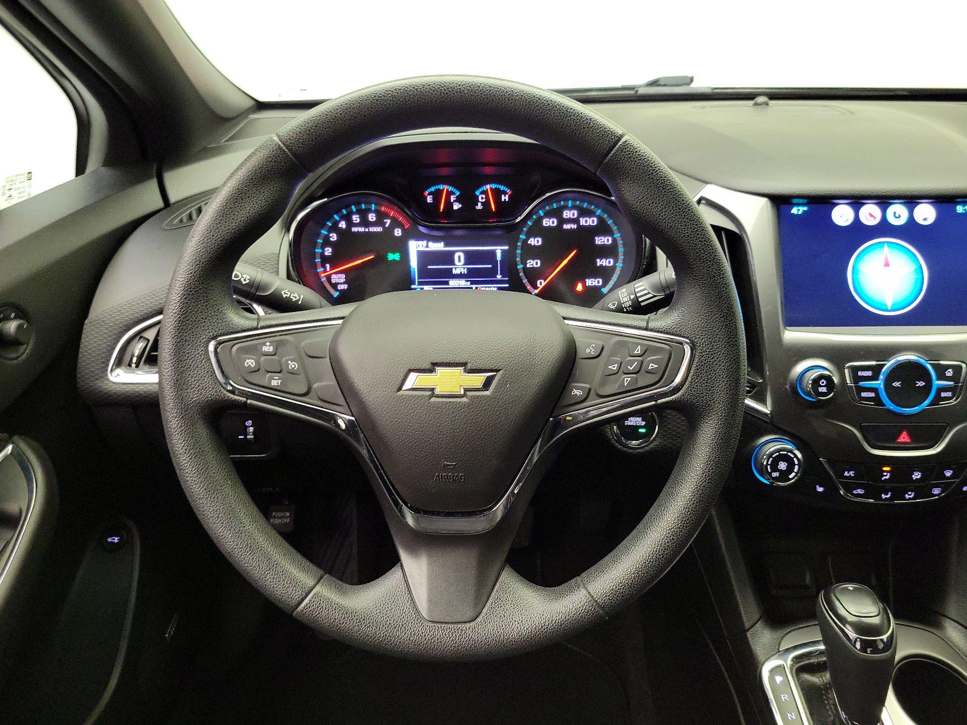 Thumbnail: 2017 Chevrolet Cruze - 10