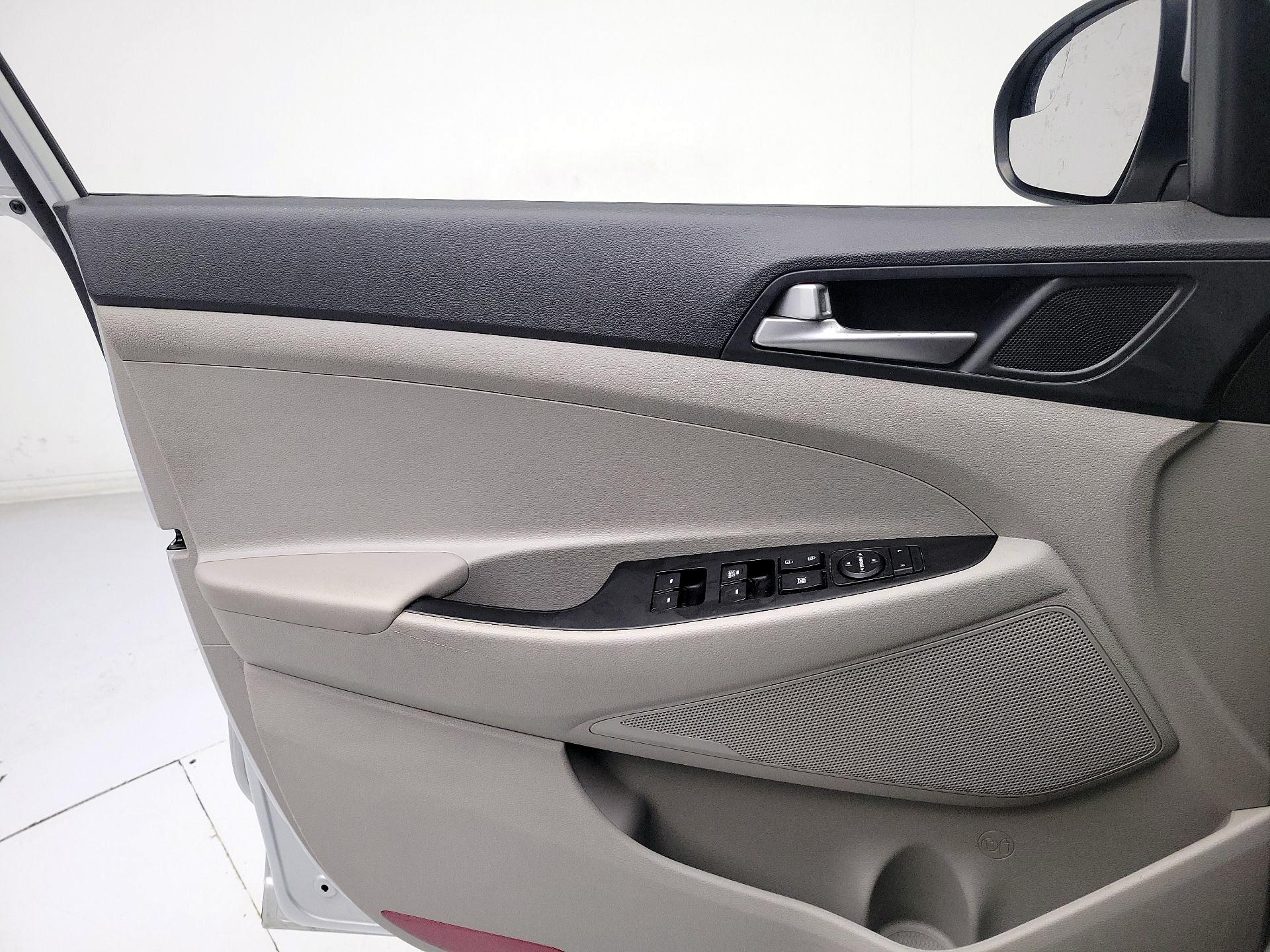 Thumbnail: 2019 Hyundai Tucson - 12