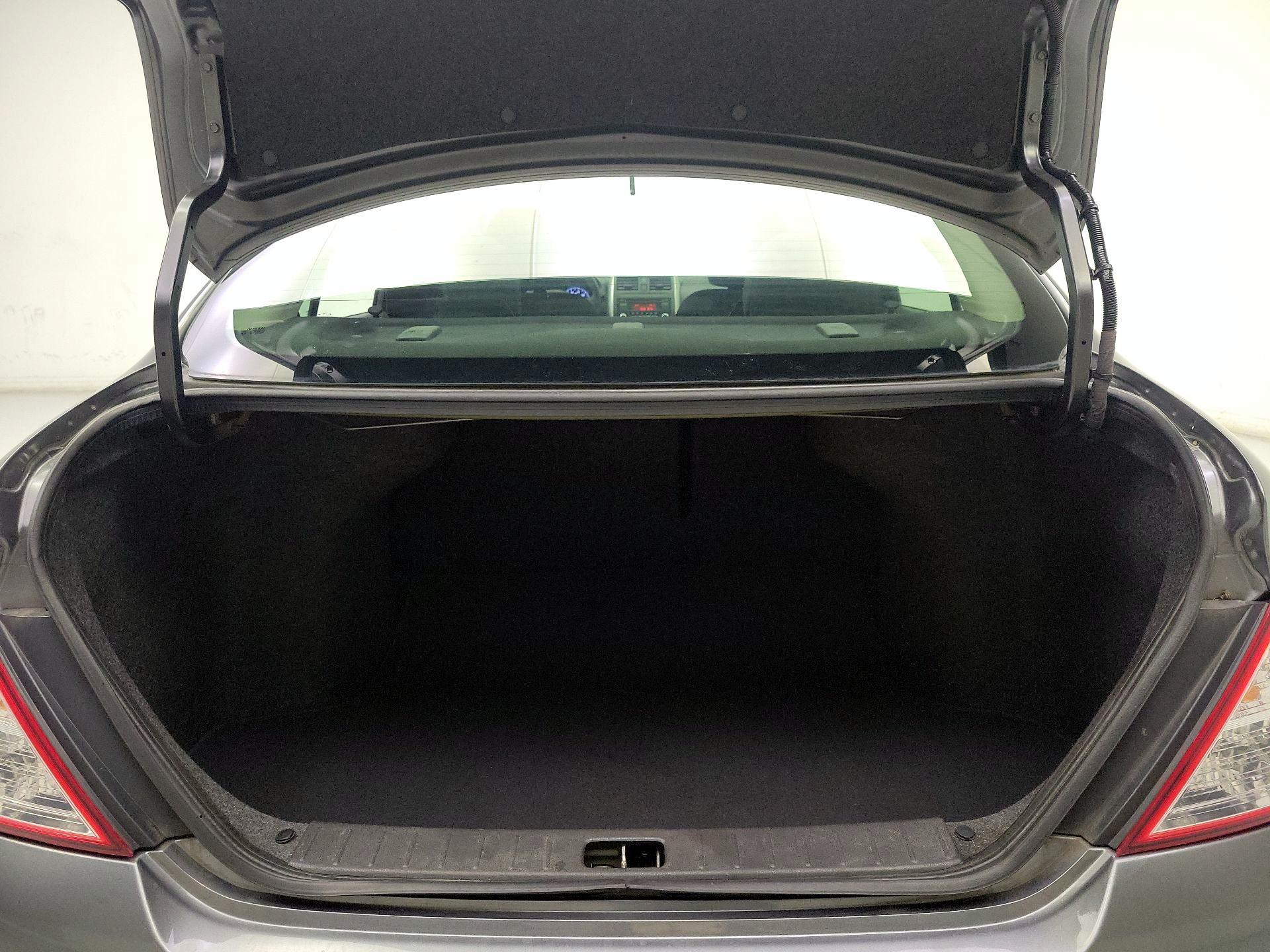 Thumbnail: 2018 Nissan Versa - 19