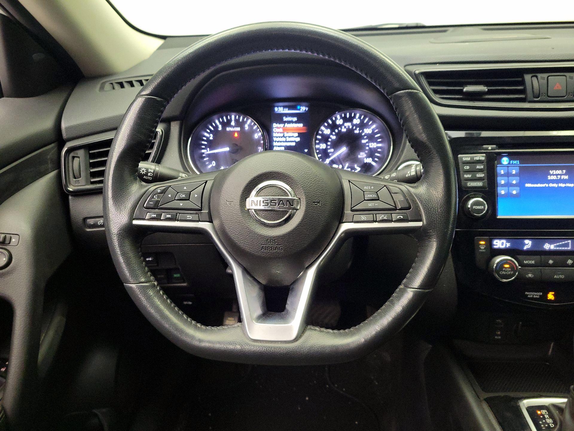 Thumbnail: 2017 Nissan Rogue - 10