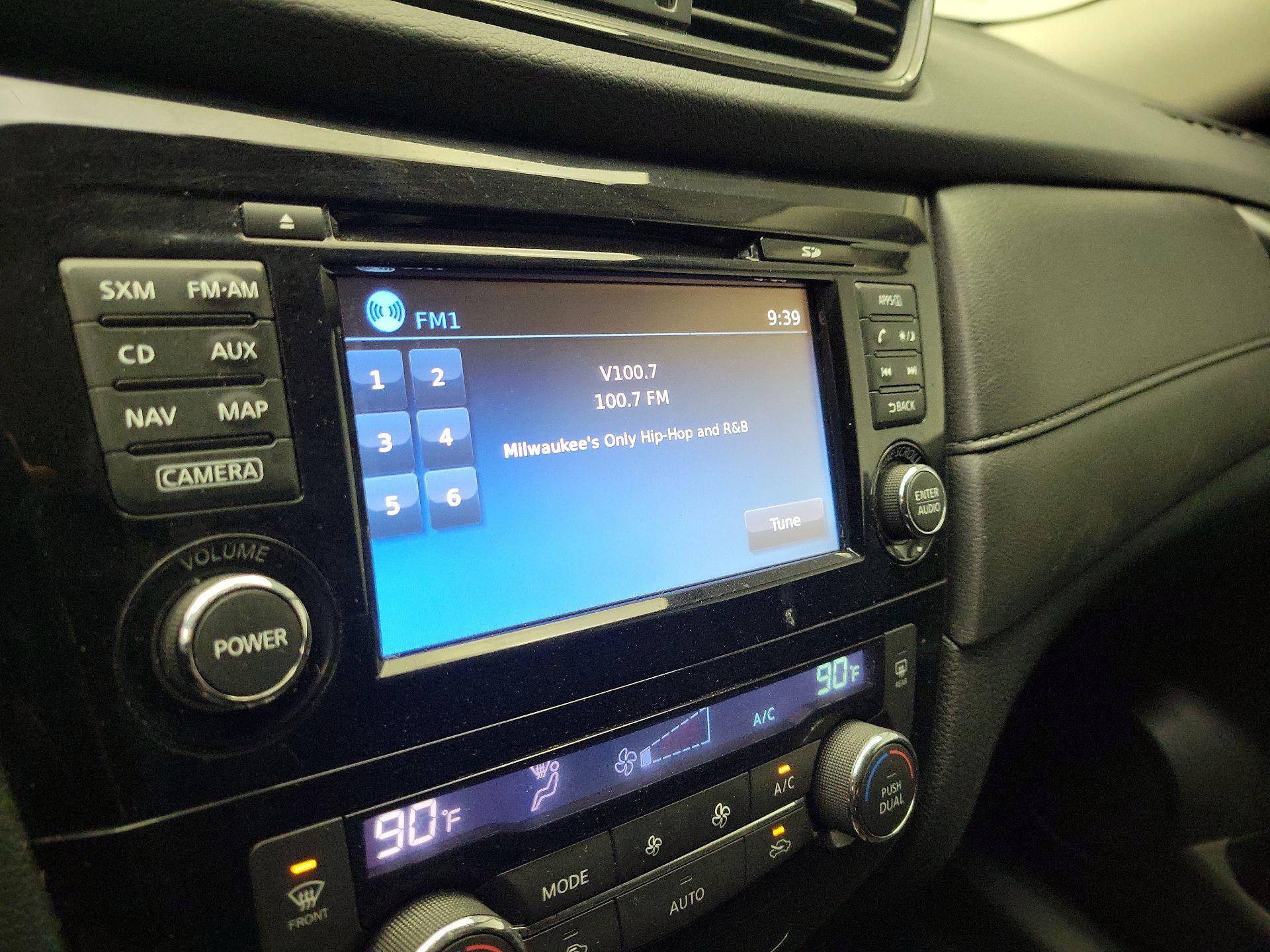 Thumbnail: 2017 Nissan Rogue - 16