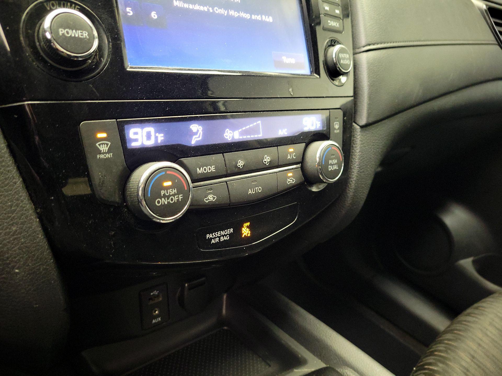 Thumbnail: 2017 Nissan Rogue - 17