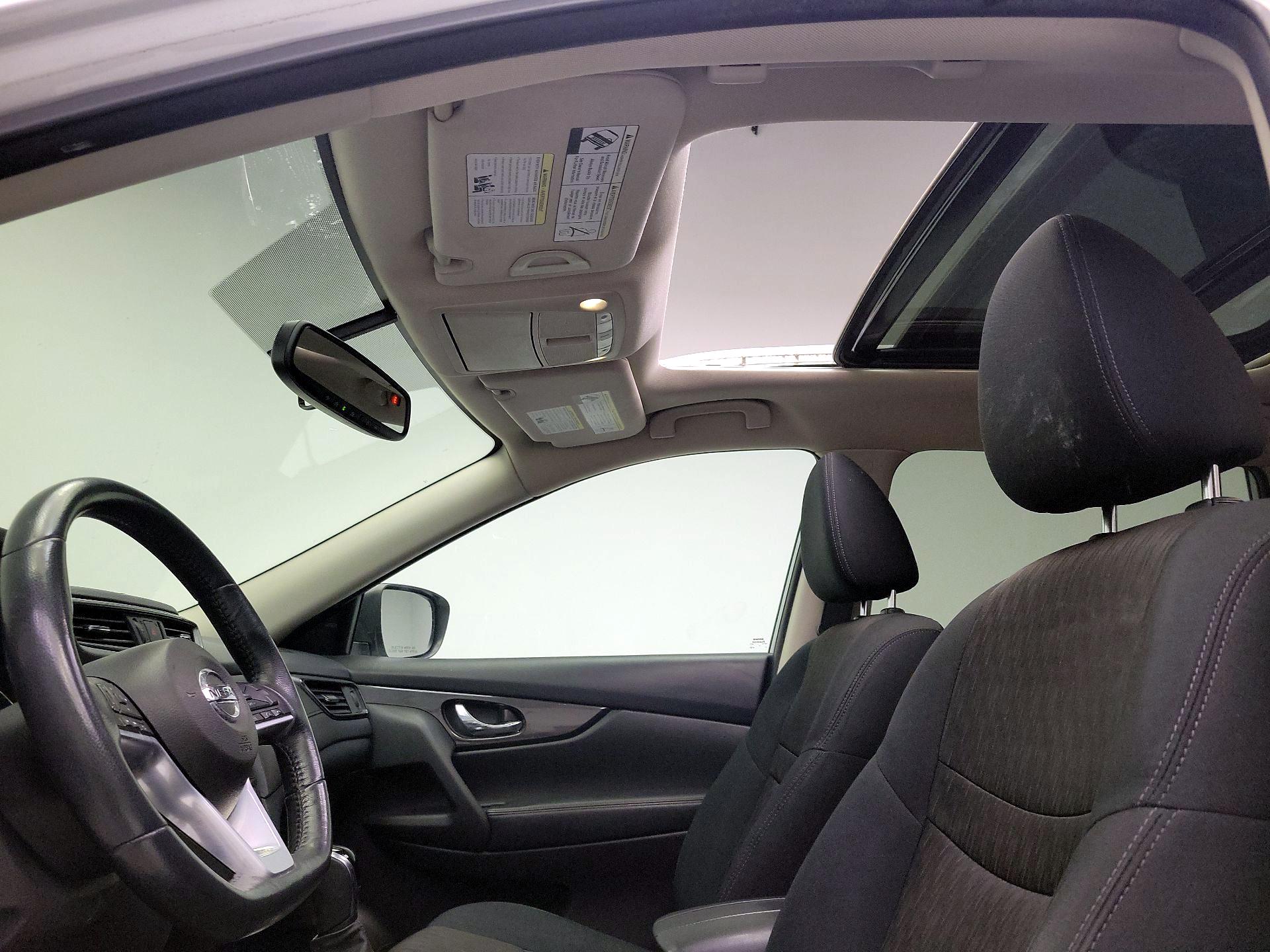 Thumbnail: 2017 Nissan Rogue - 20