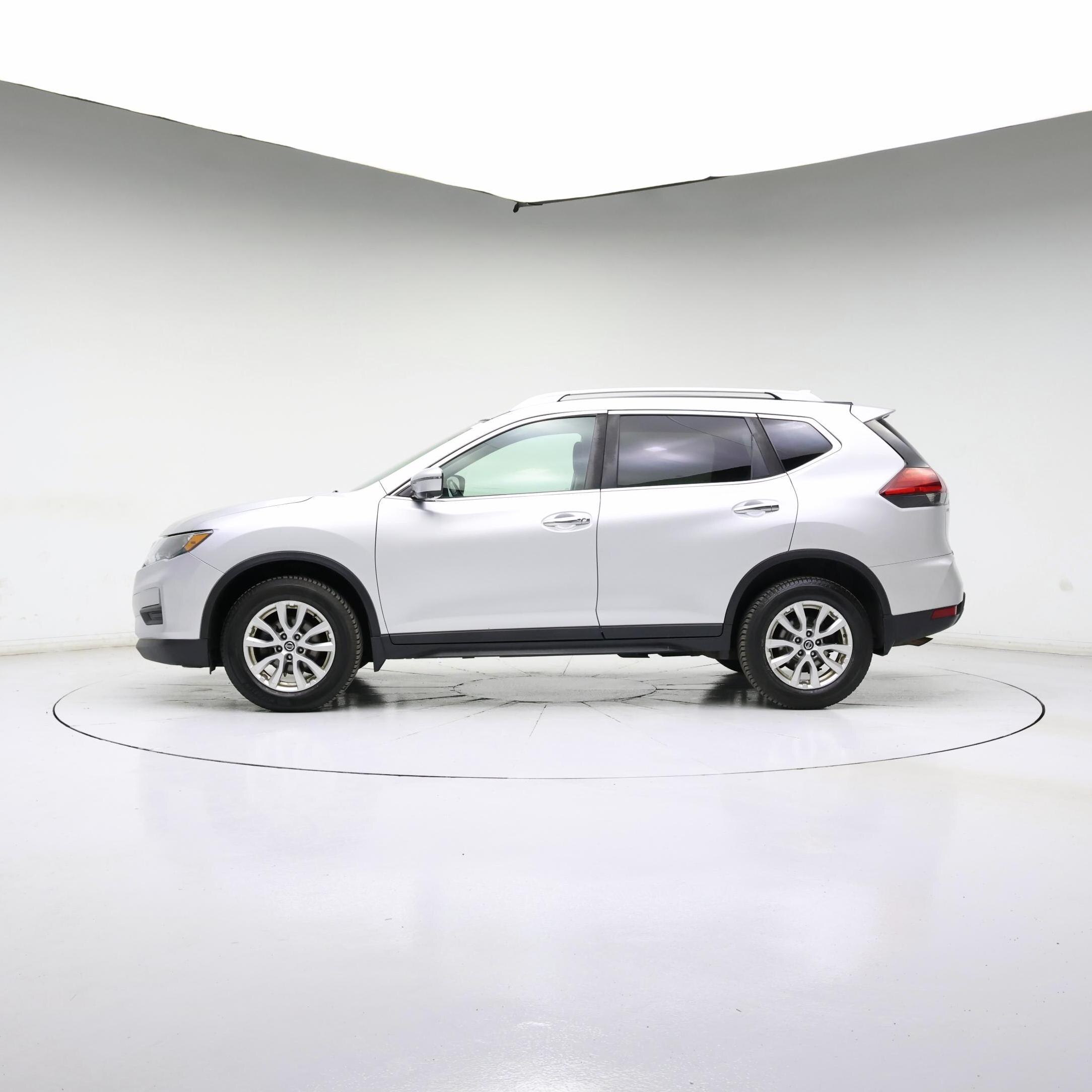 Thumbnail: 2017 Nissan Rogue - 3