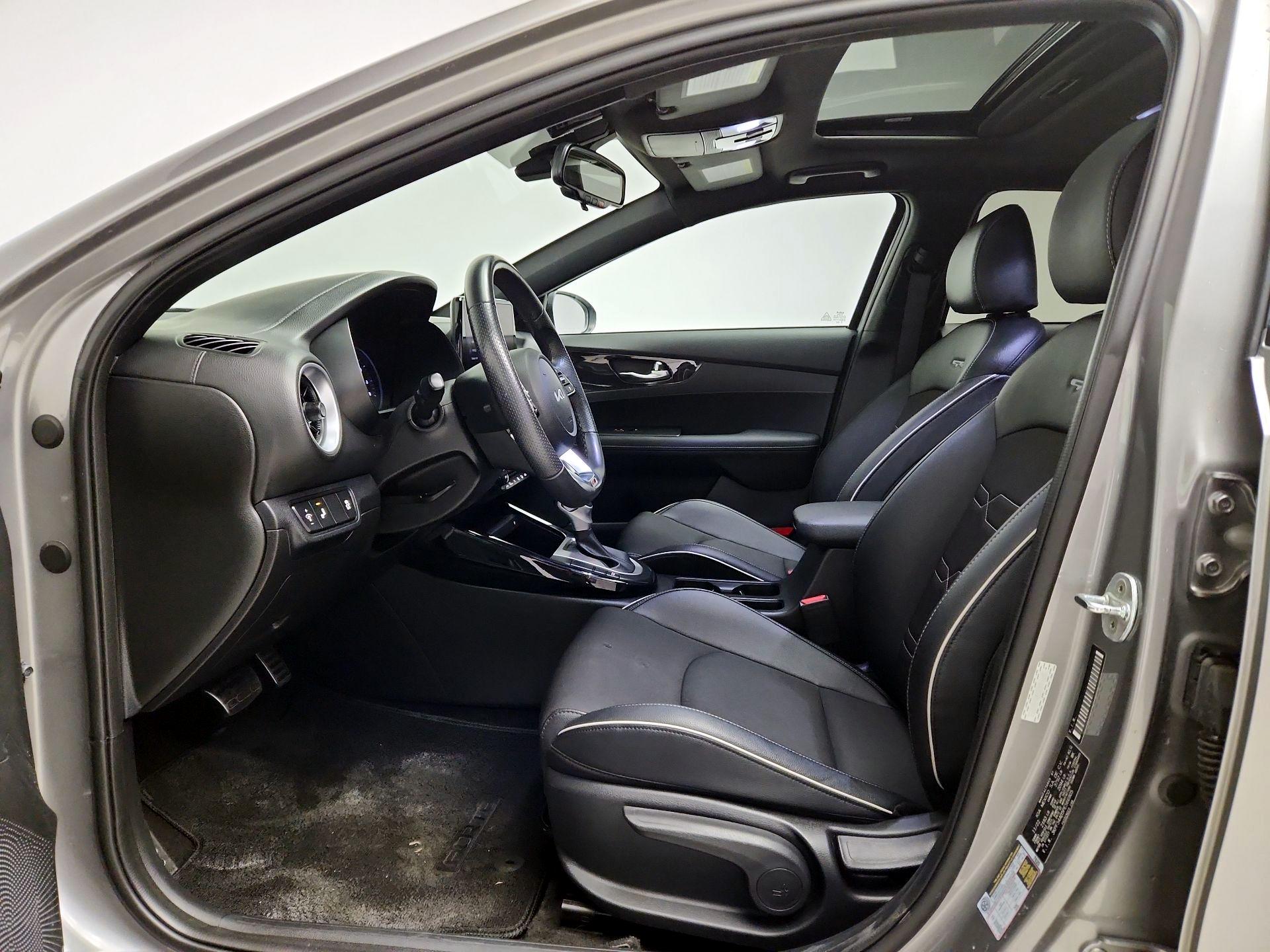 Thumbnail: 2023 Kia Forte - 11