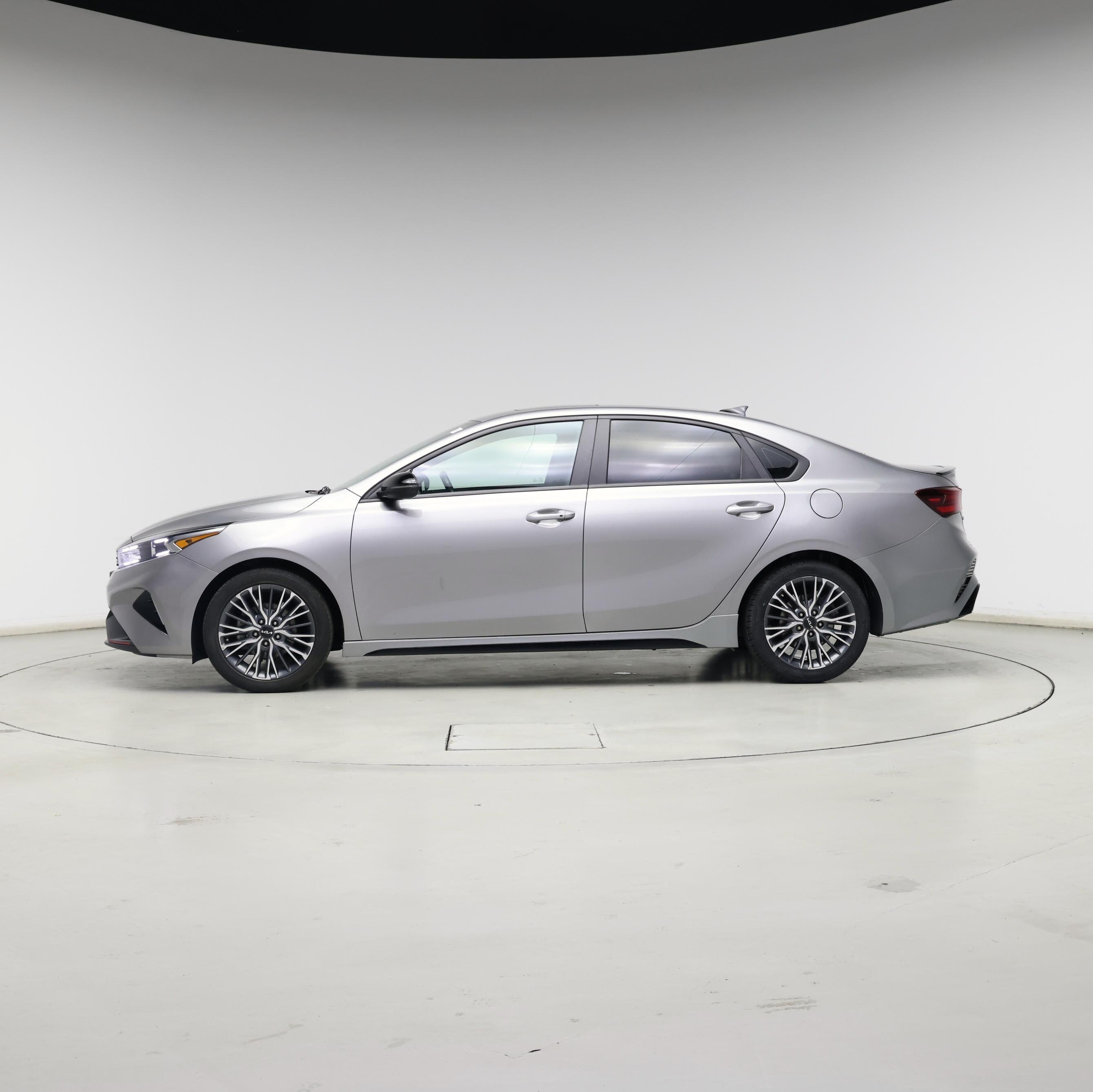 Thumbnail: 2023 Kia Forte - 3