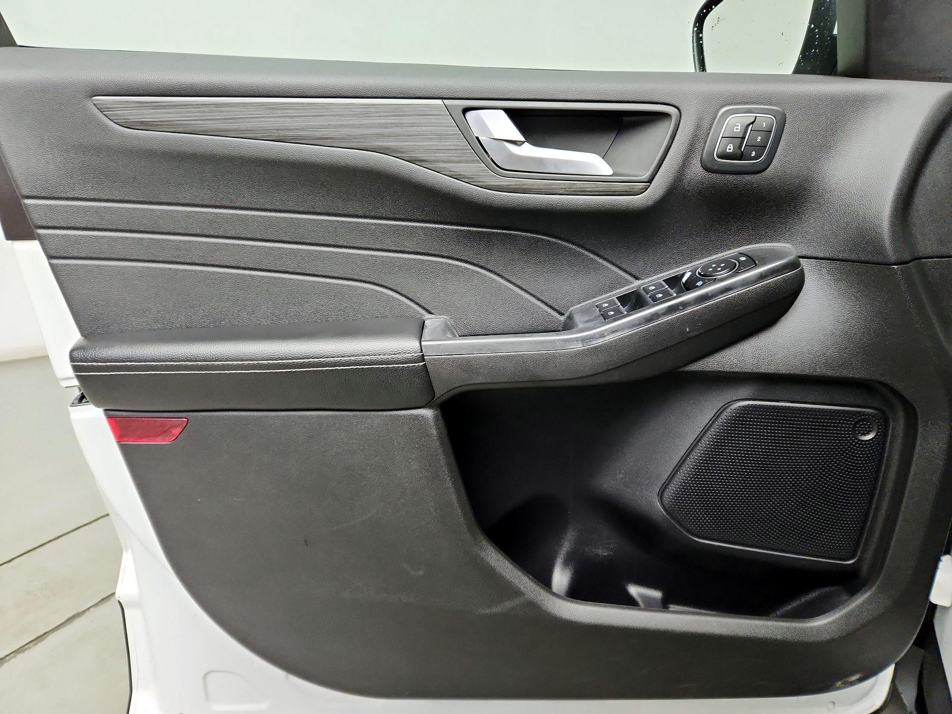 Thumbnail: 2023 Ford Escape - 12