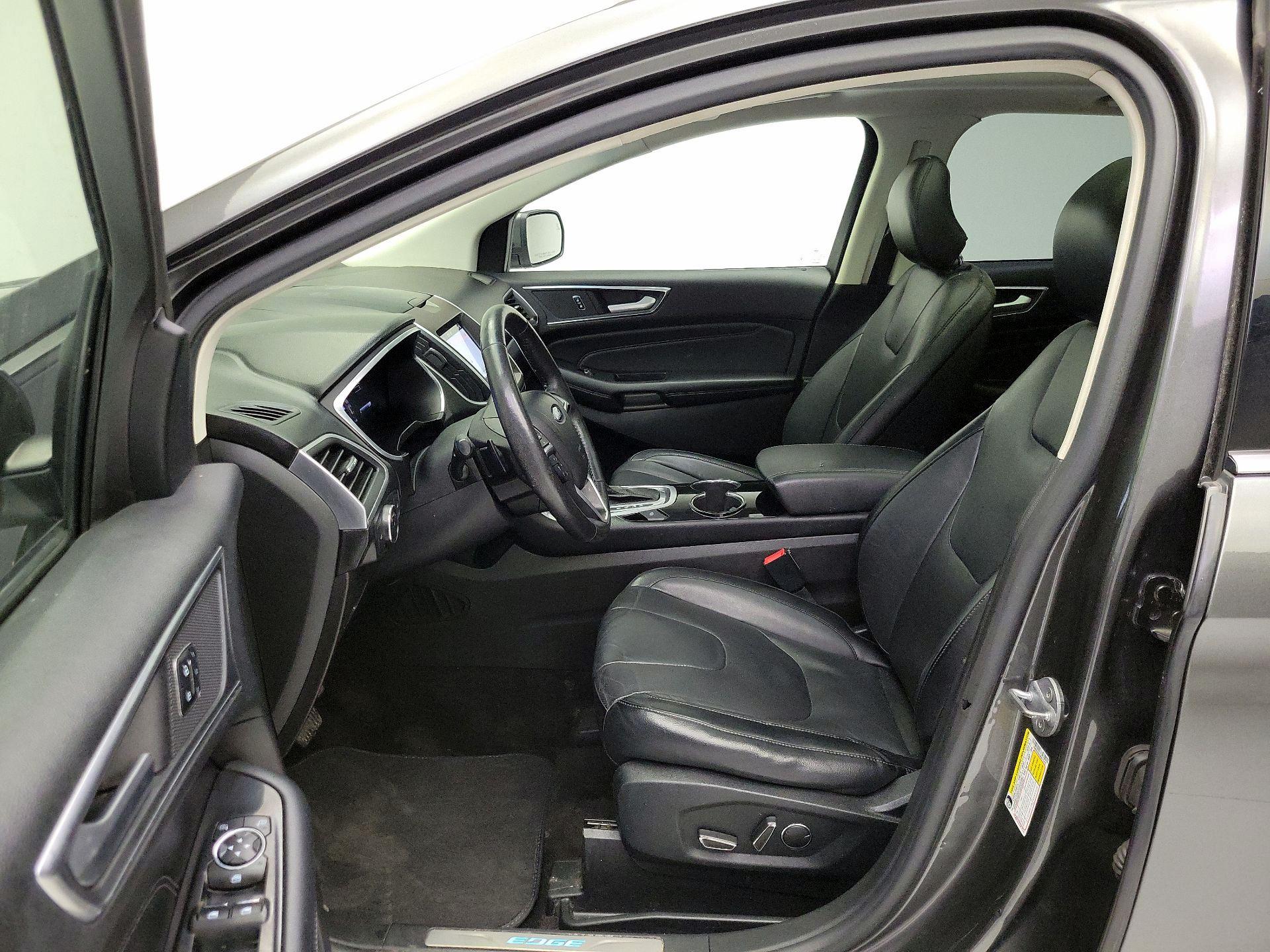 Thumbnail: 2017 Ford Edge - 11