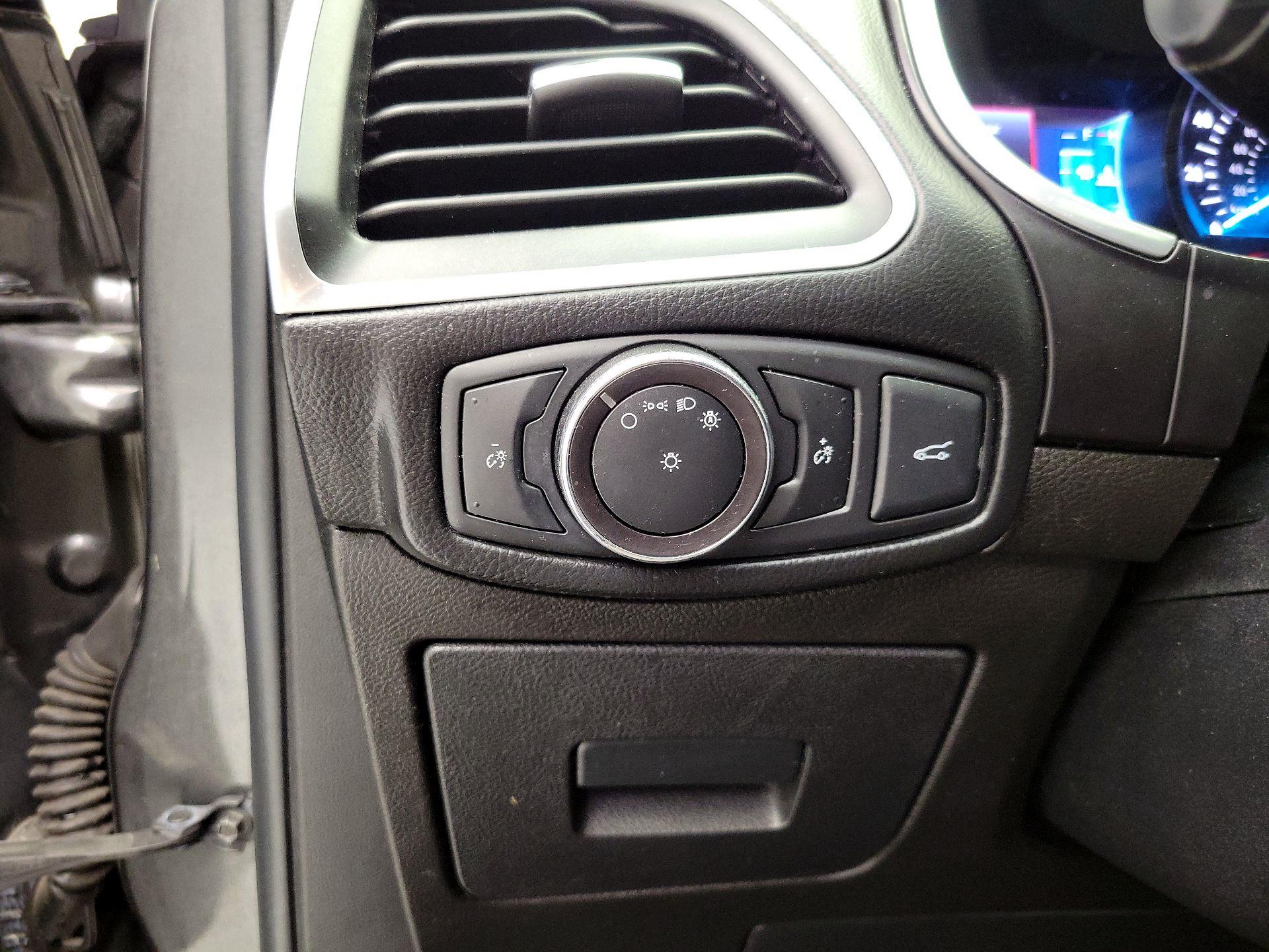 Thumbnail: 2017 Ford Edge - 13