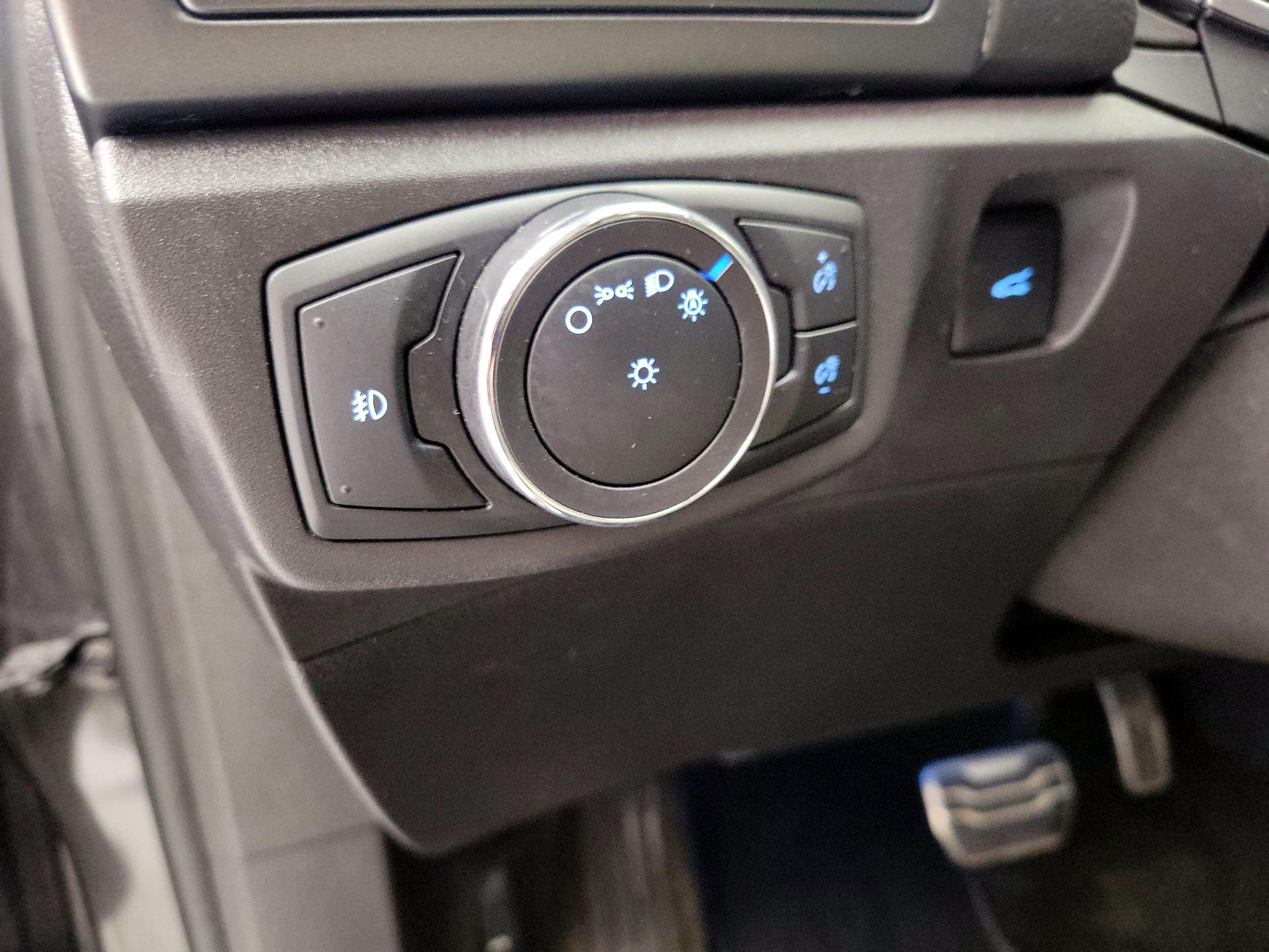 Thumbnail: 2015 Ford Fusion - 13