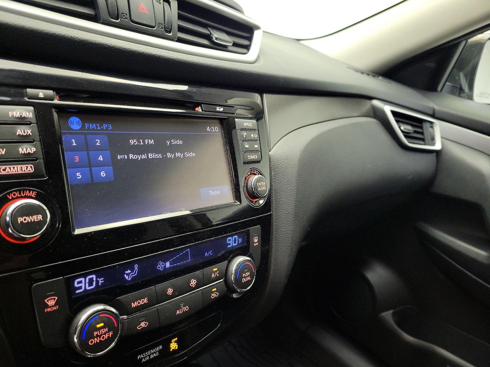 2016 Nissan Rogue SV - Photo 17